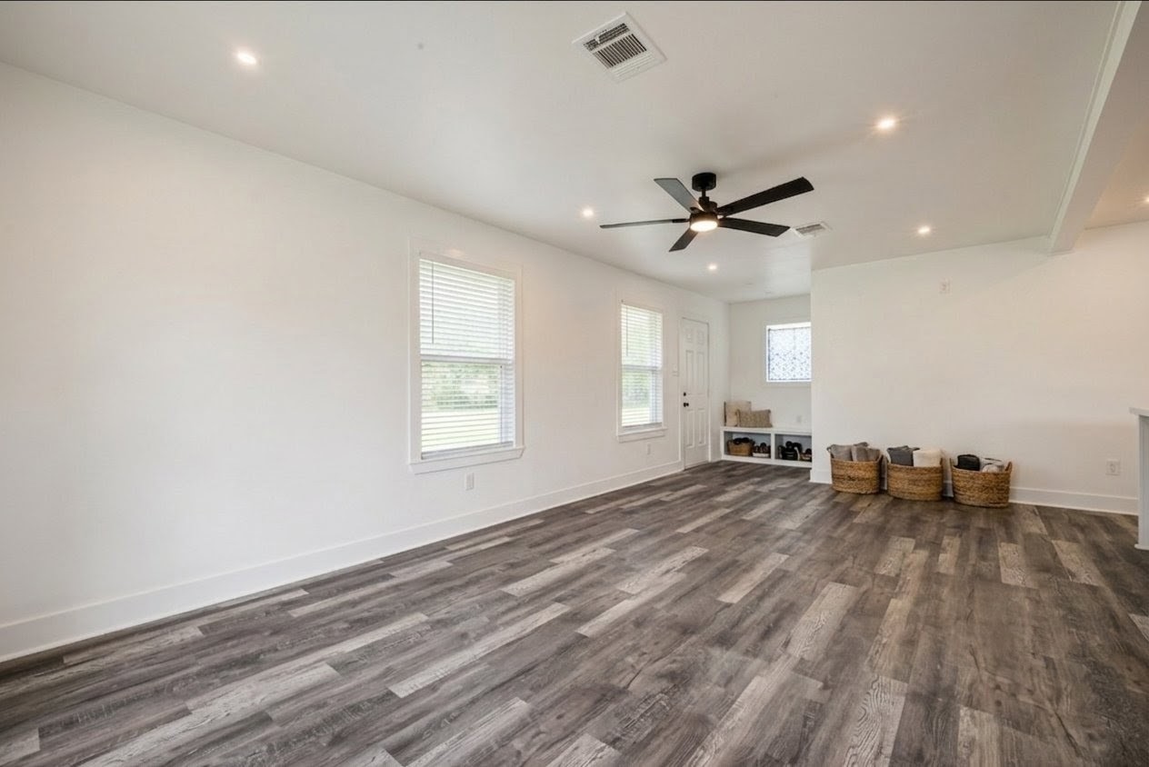 913 Bennington Property Photo 4