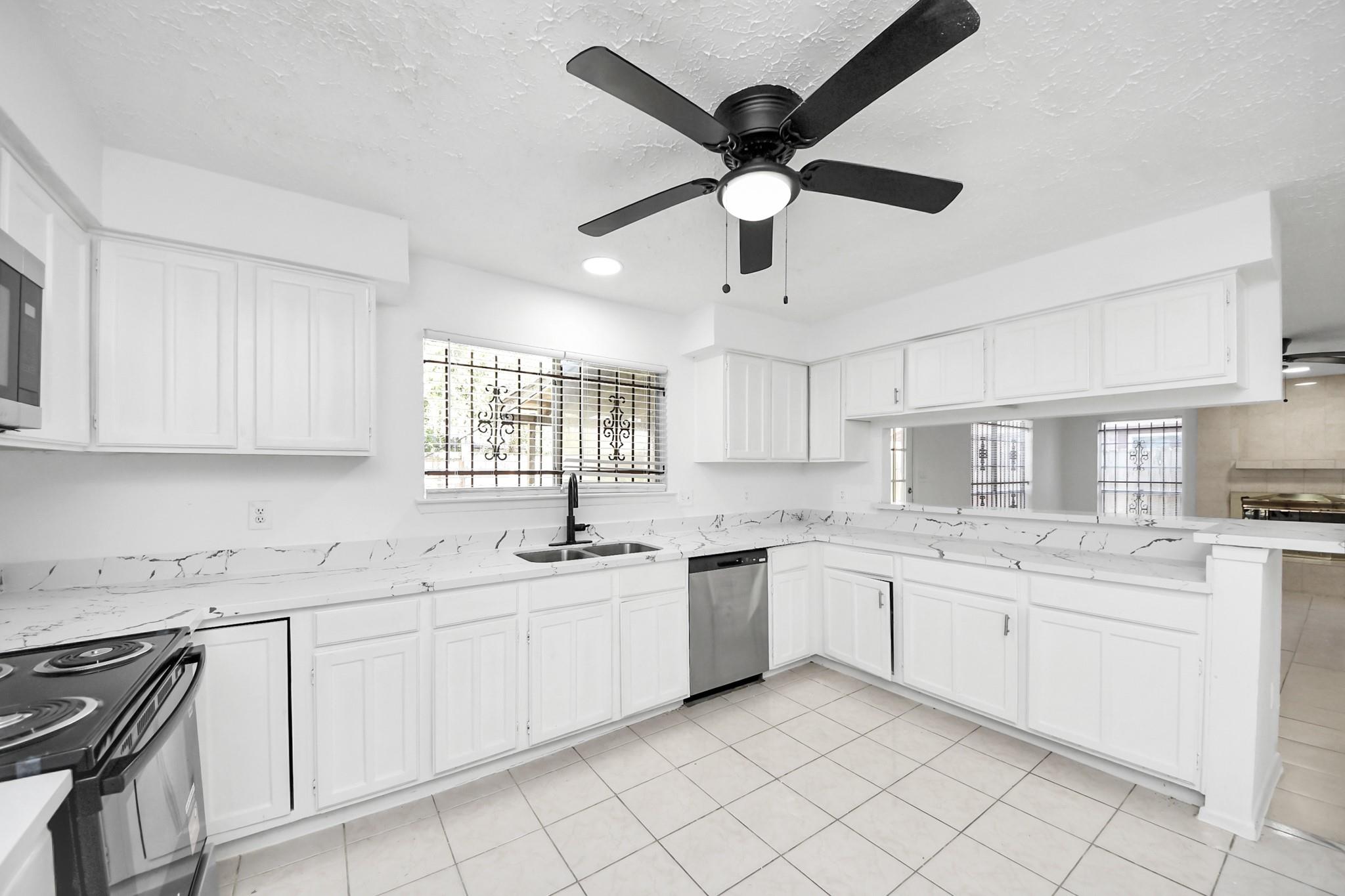 13402 Pecan Oak Drive Property Photo 33