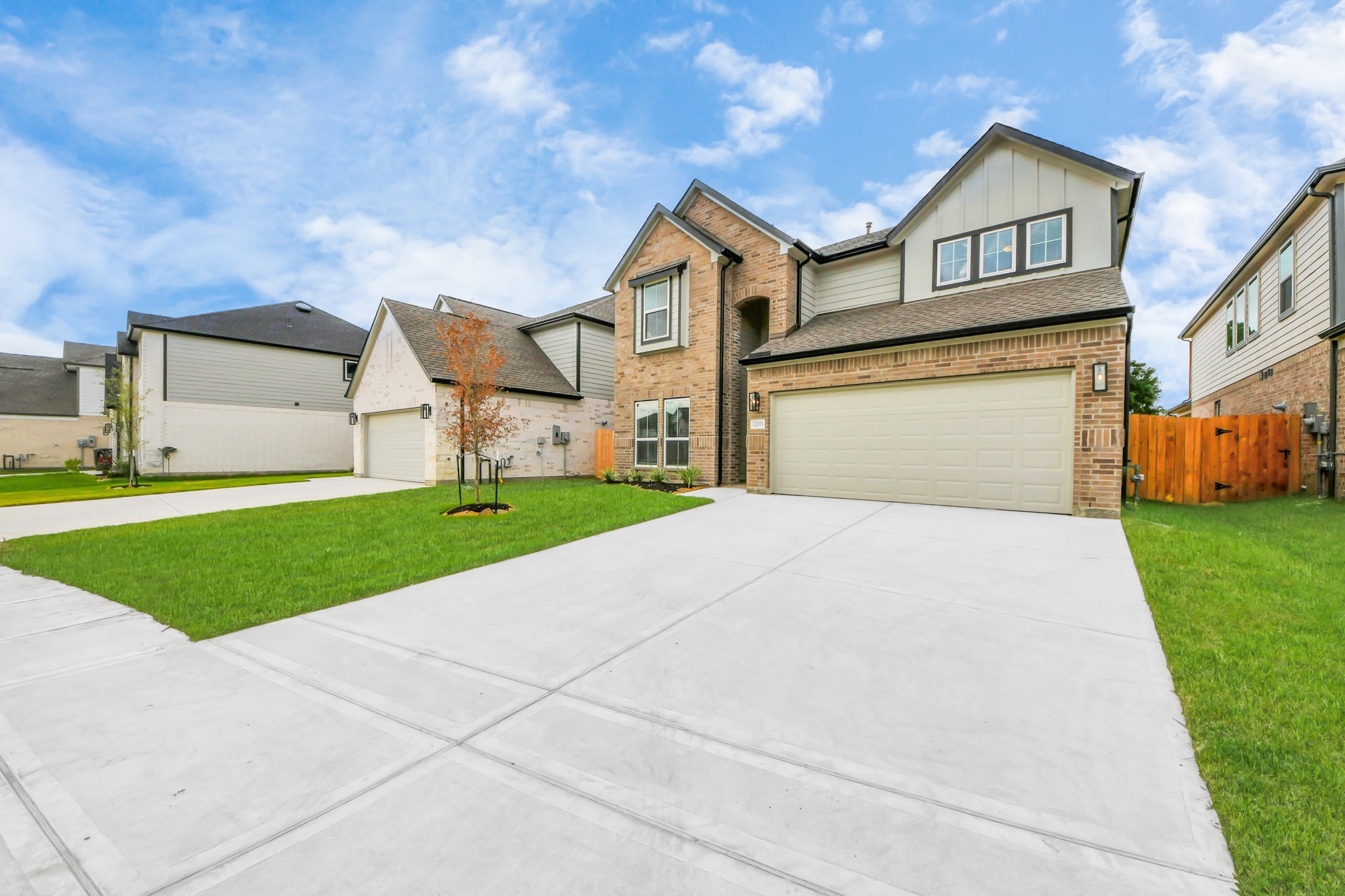 24619 Broad Park Ct Property Photo 2
