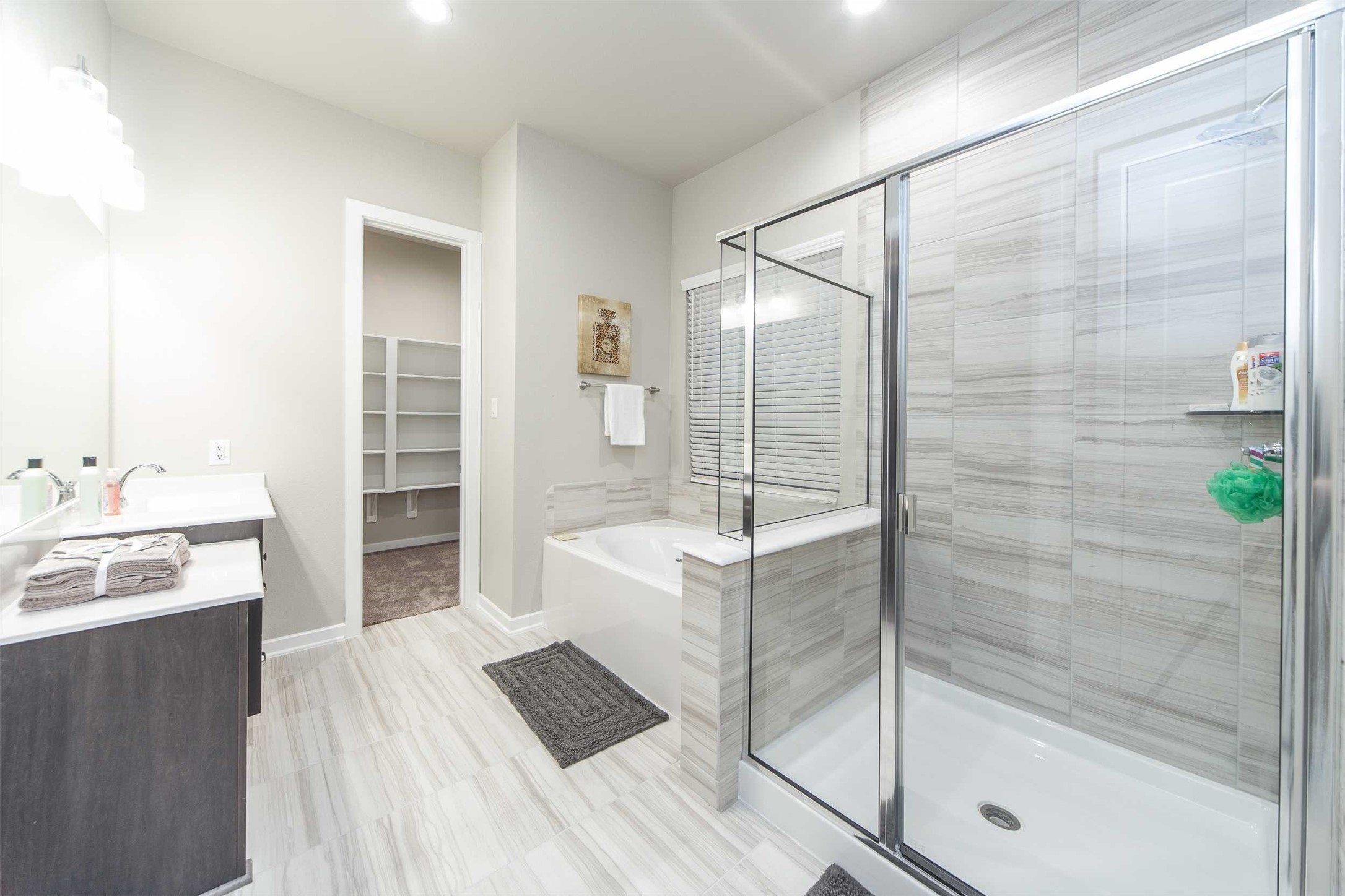 8719 Fox Trail Drive Property Photo 15