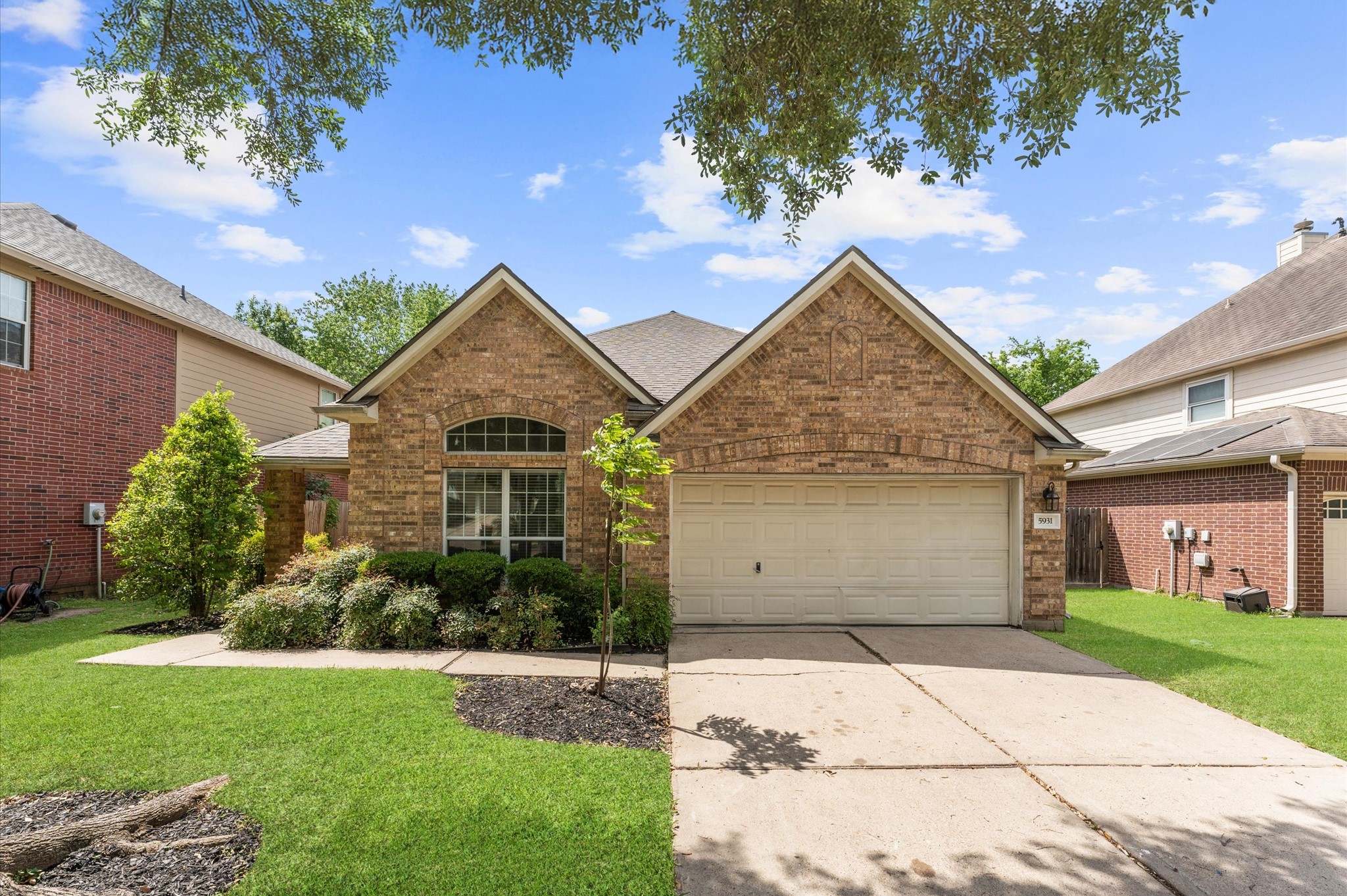5931 Mettler Lane Property Photo