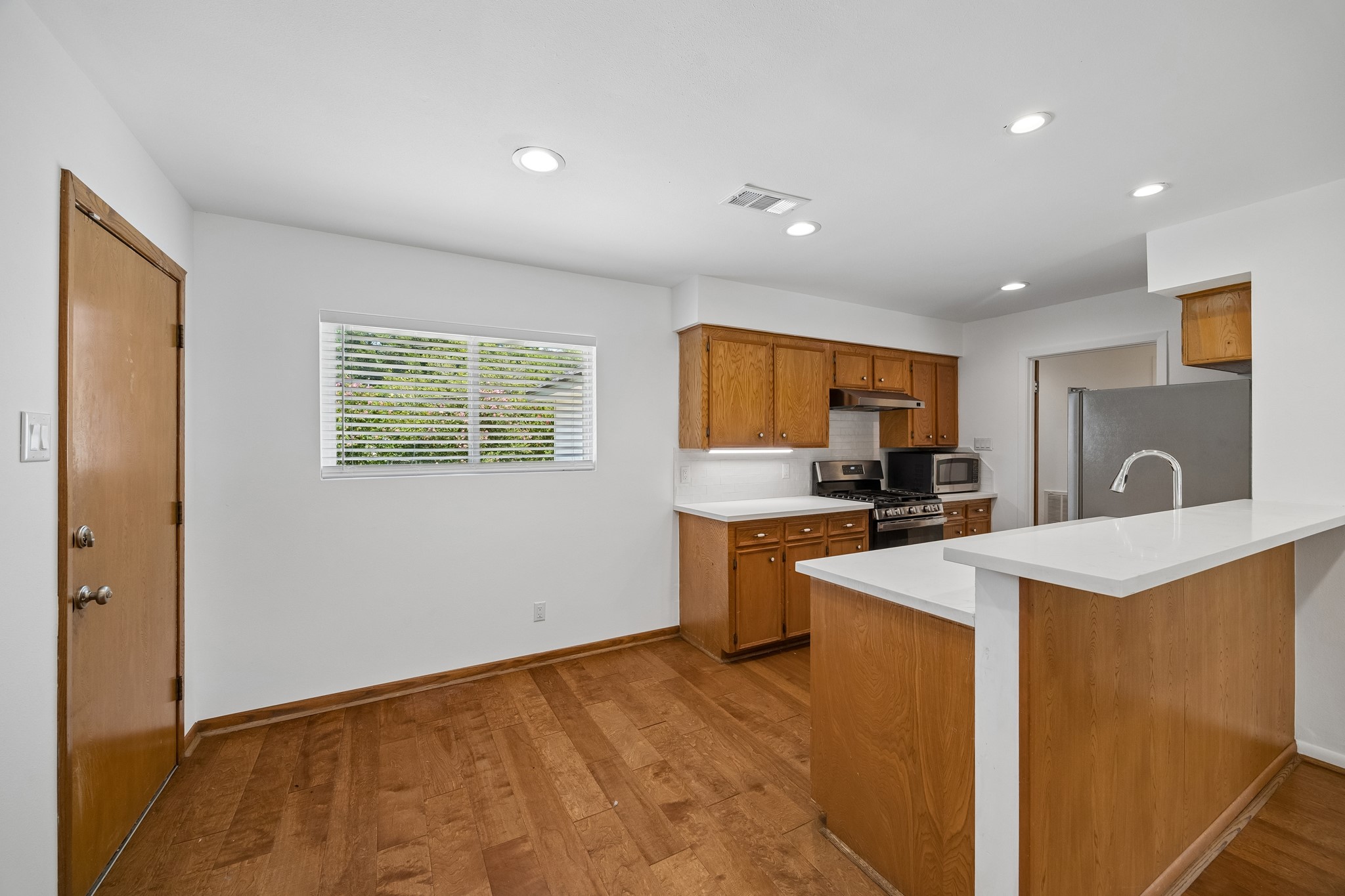 7050 Cole Creek Drive Property Photo 4