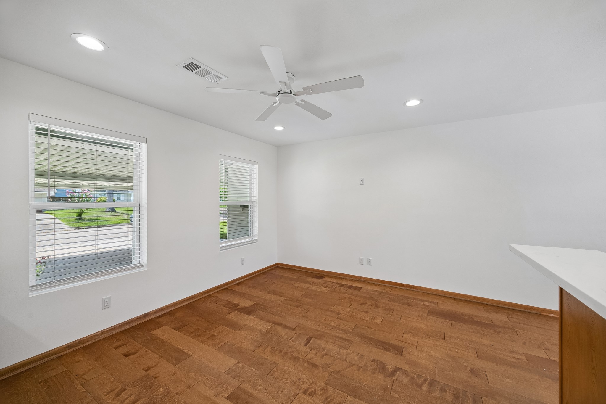 7050 Cole Creek Drive Property Photo 8