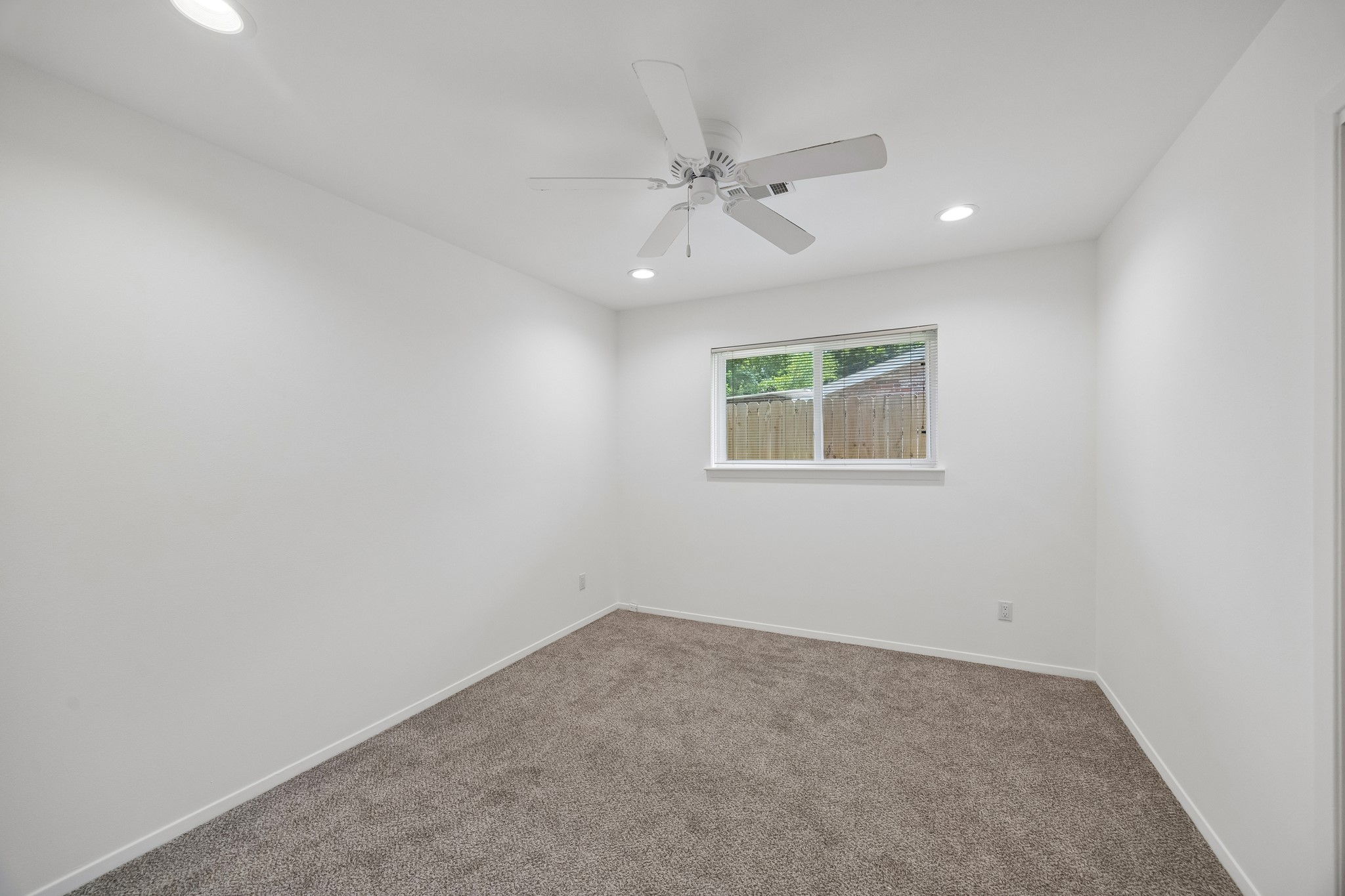7050 Cole Creek Drive Property Photo 10
