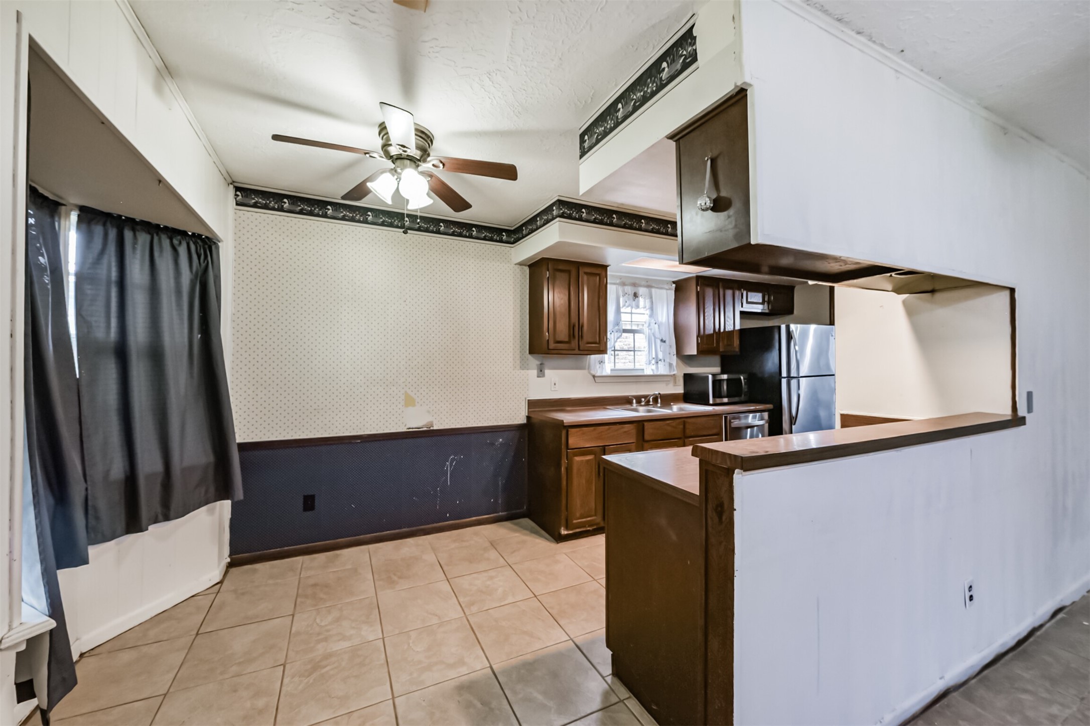 11606 Carvel Lane Property Photo 9