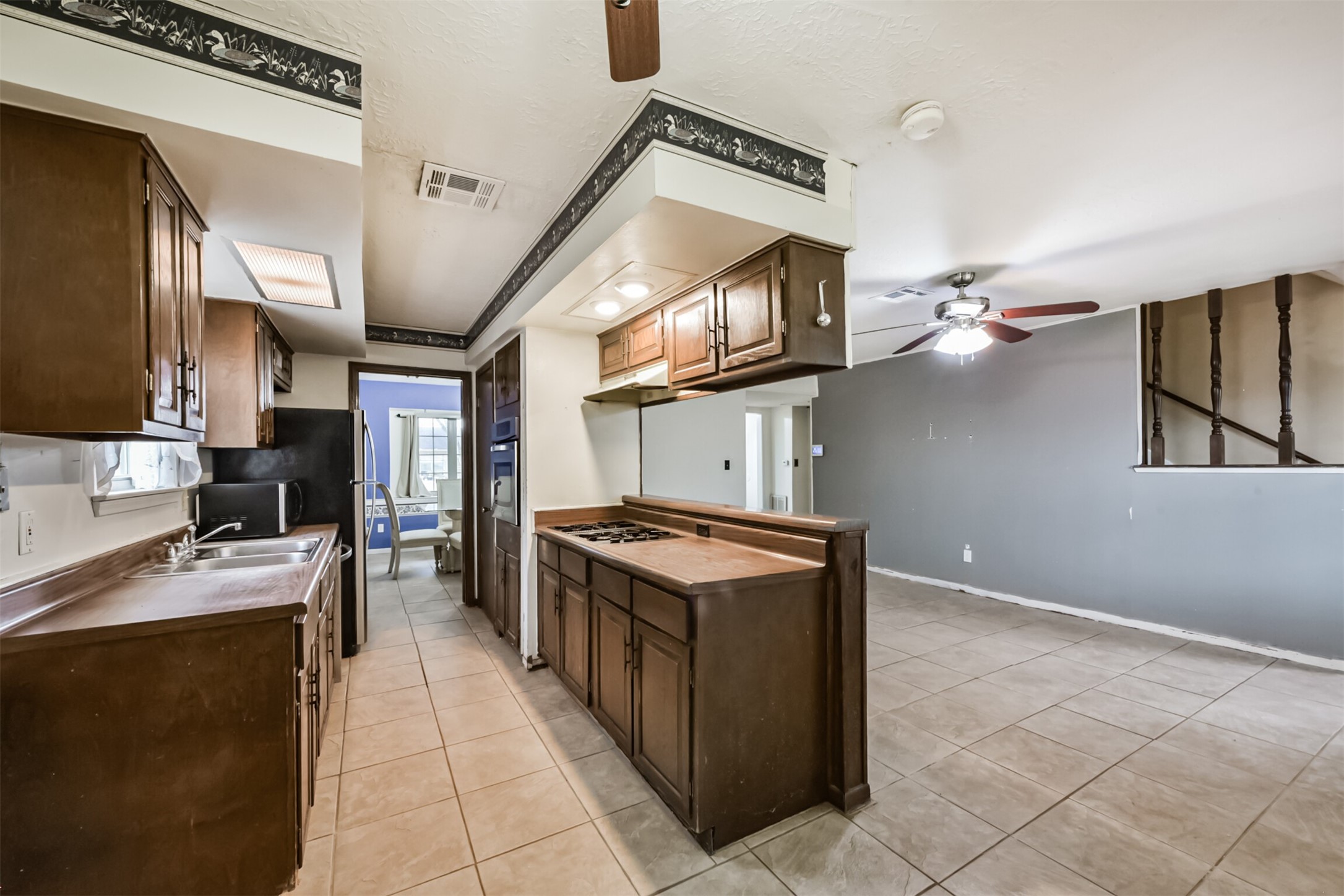 11606 Carvel Lane Property Photo 10