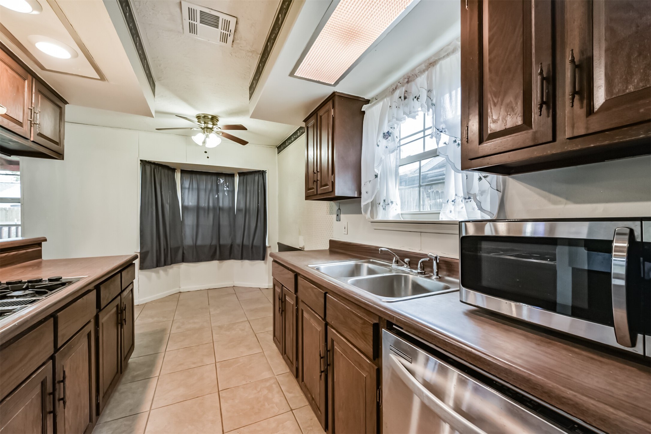 11606 Carvel Lane Property Photo 13