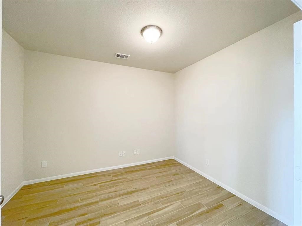 4403 Silvergrass Lane Property Photo 5