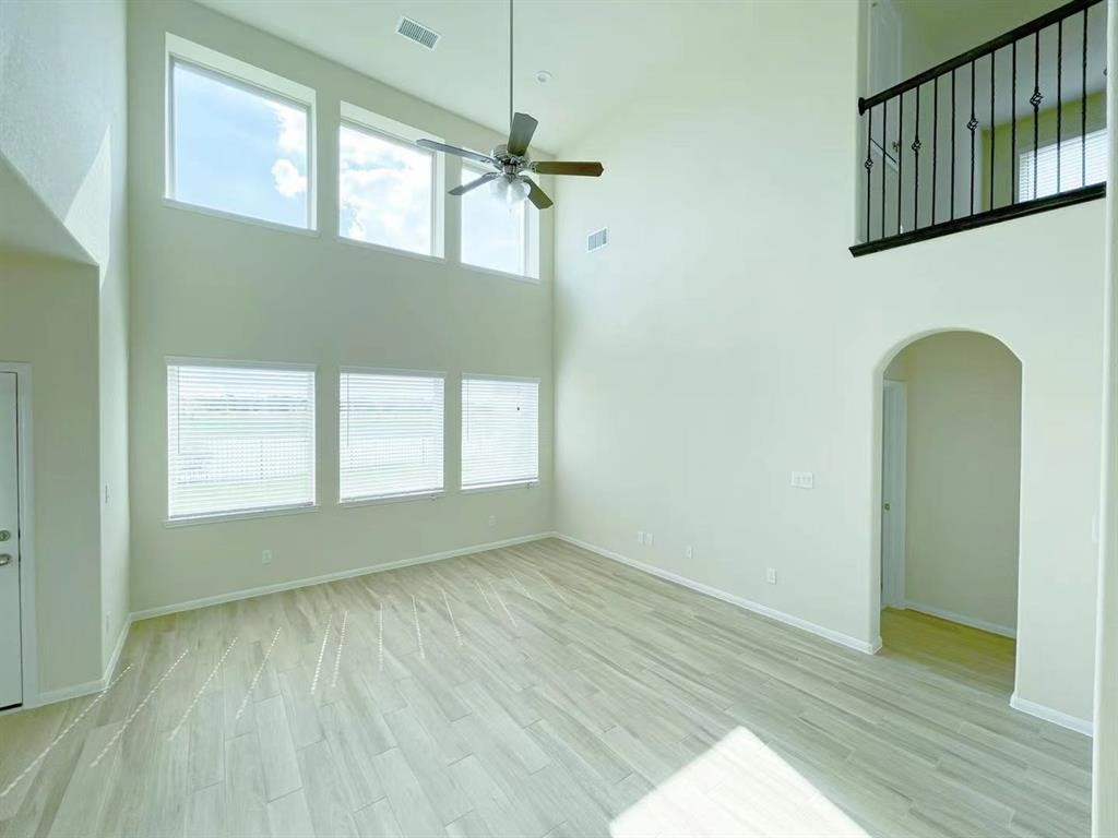 4403 Silvergrass Lane Property Photo 6