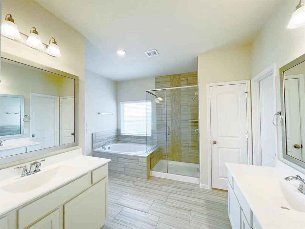 4403 Silvergrass Lane Property Photo 15