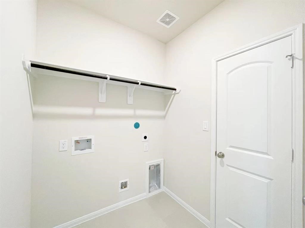 4403 Silvergrass Lane Property Photo 17