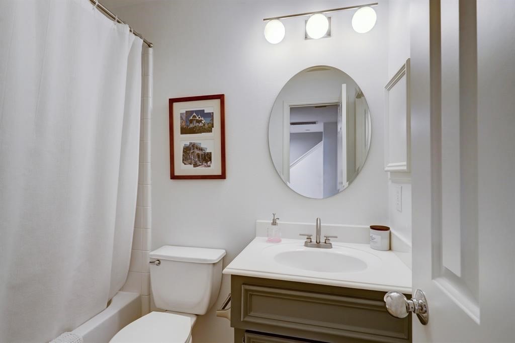 1237 W 17th Street Property Photo 23