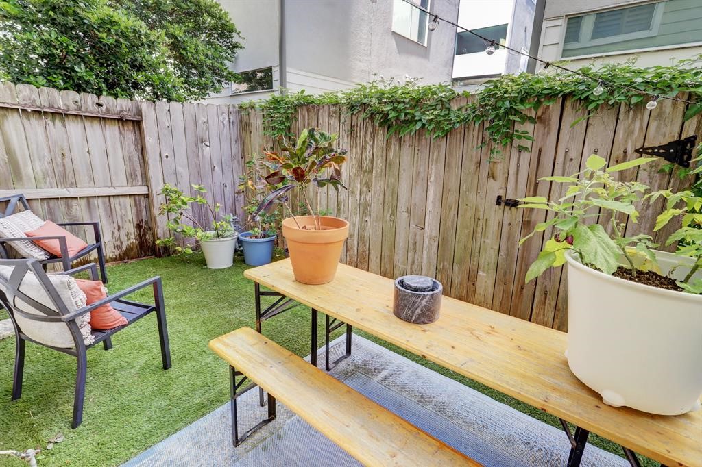 1237 W 17th Street Property Photo 27