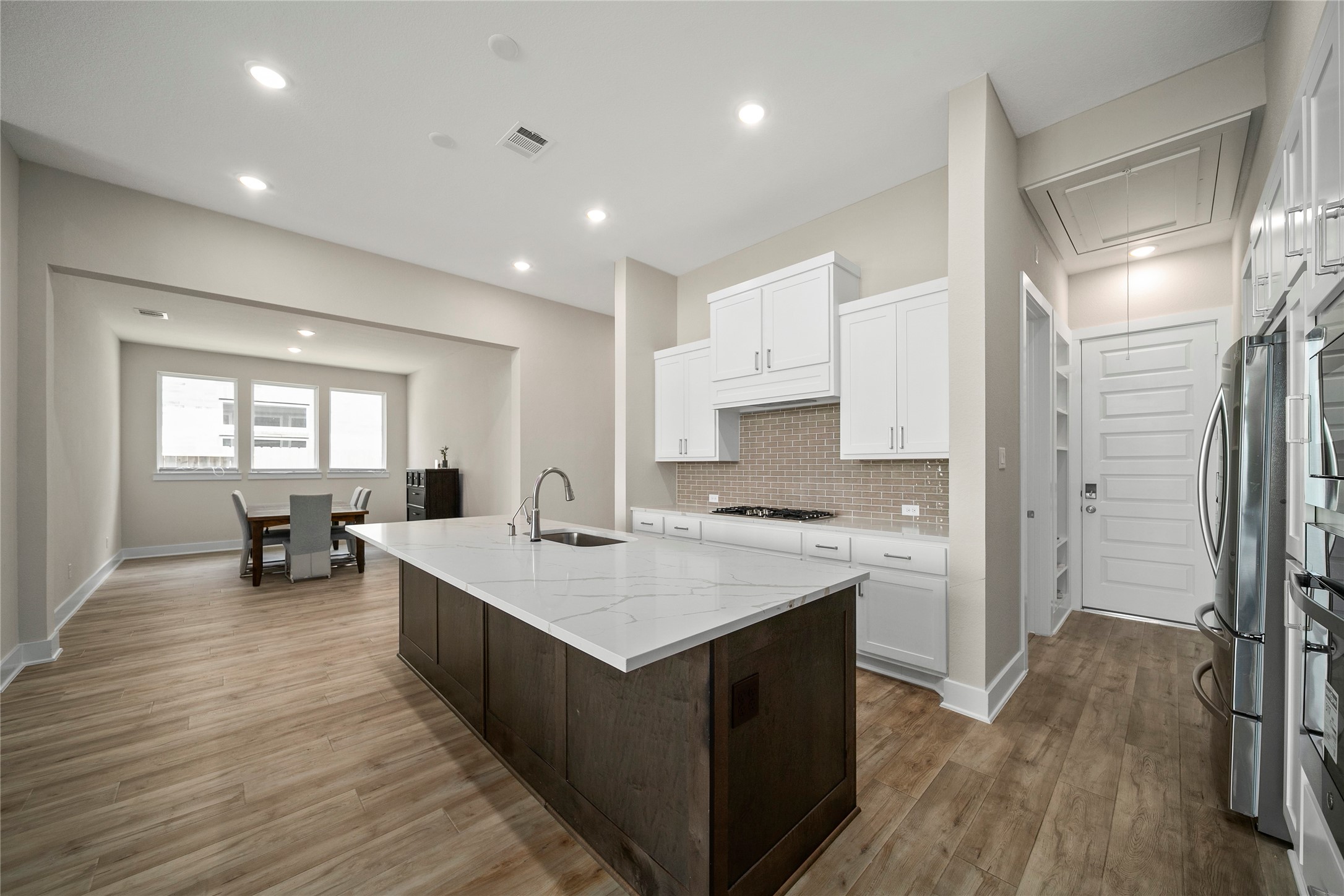 5914 Emerald Ranch Lane Property Photo 4
