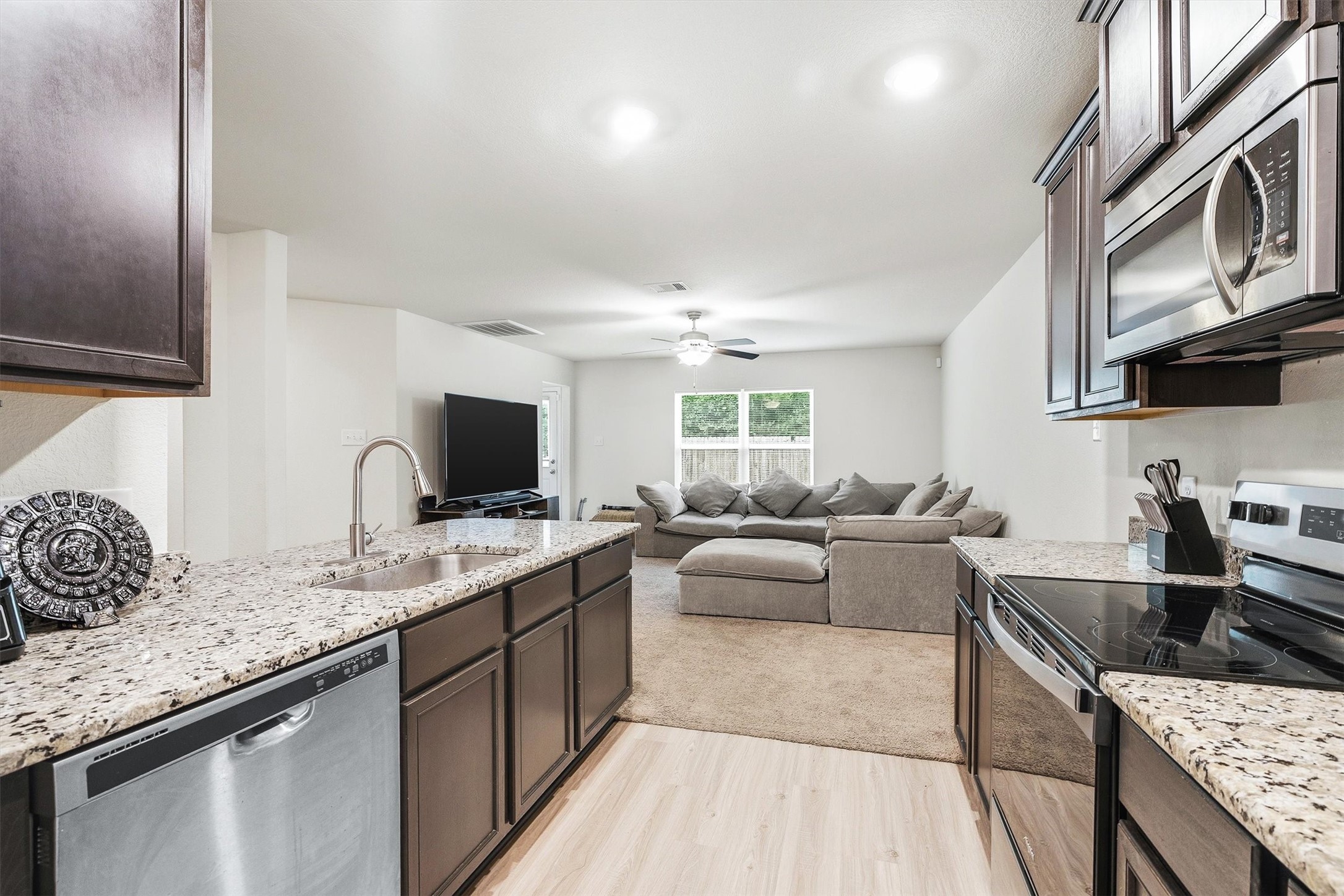 10619 Lost Maples Drive Property Photo 8