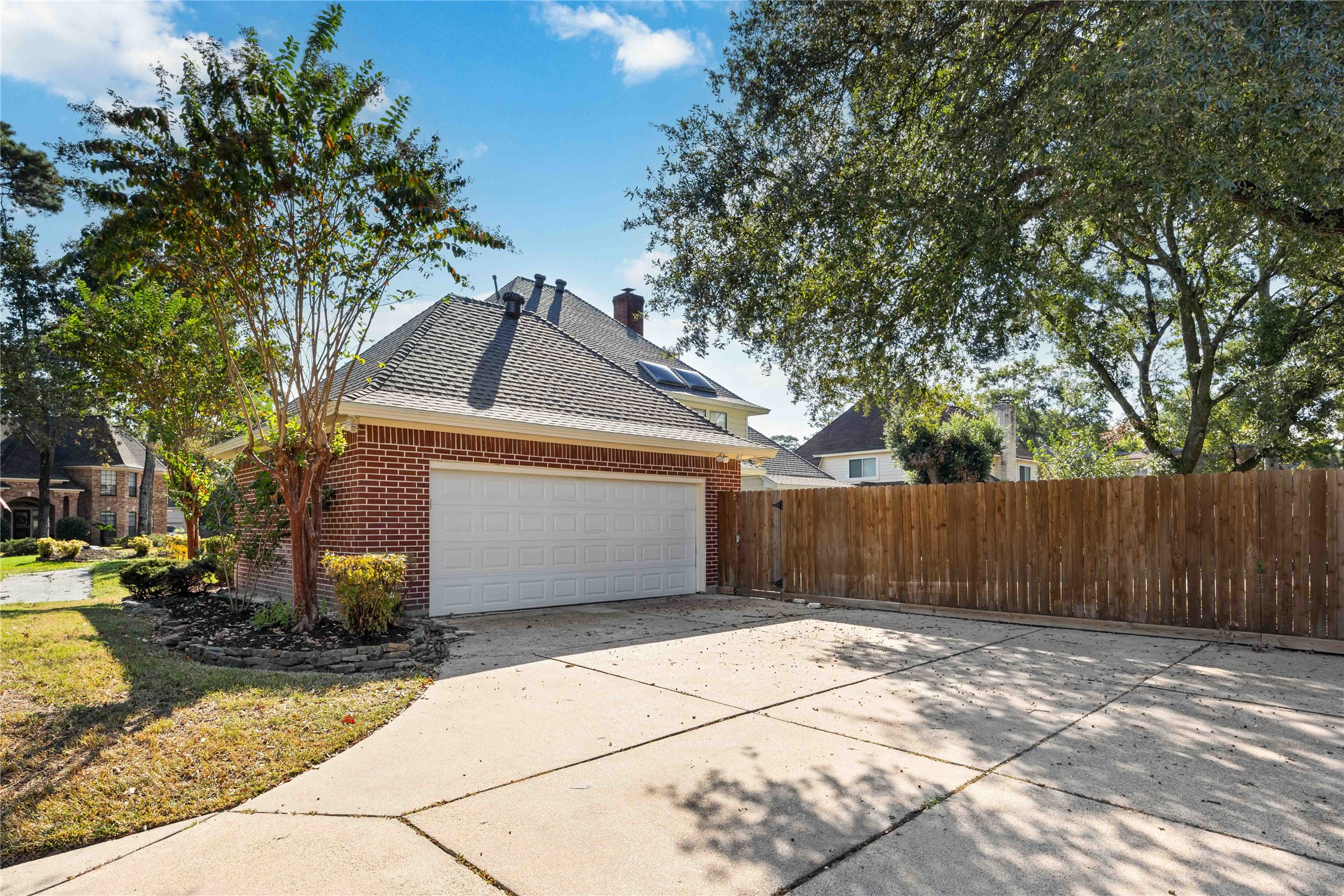 5211 Gladehill Drive Property Photo 3