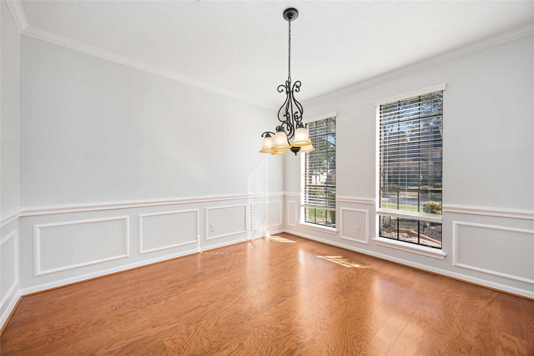 5211 Gladehill Drive Property Photo 9