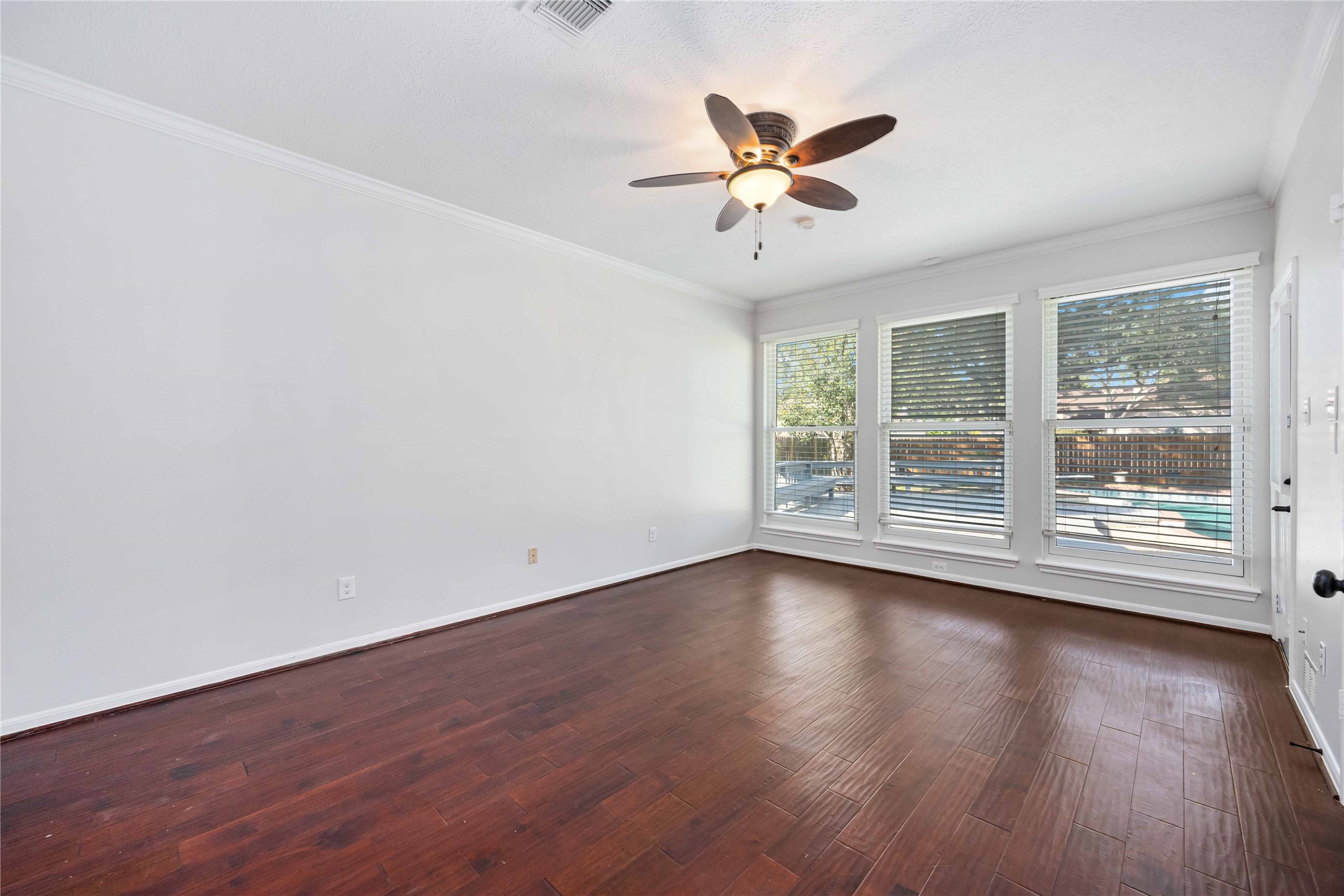 5211 Gladehill Drive Property Photo 19