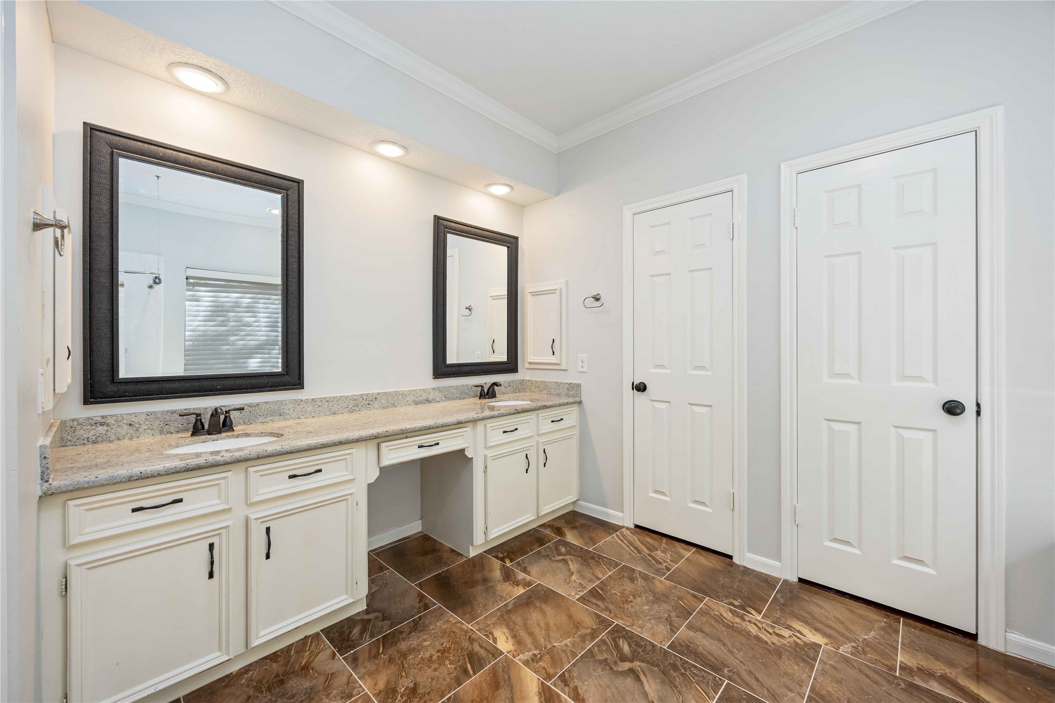 5211 Gladehill Drive Property Photo 21