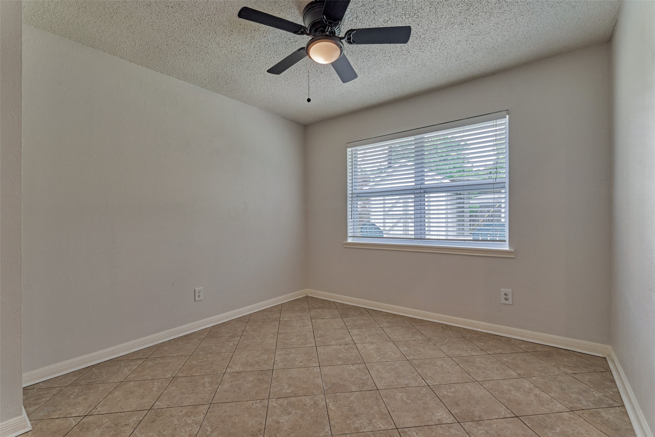 307 Robinwood Drive Property Photo 10