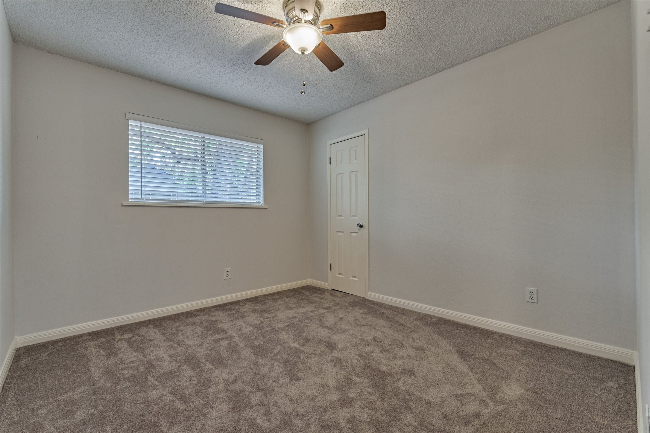307 Robinwood Drive Property Photo 14