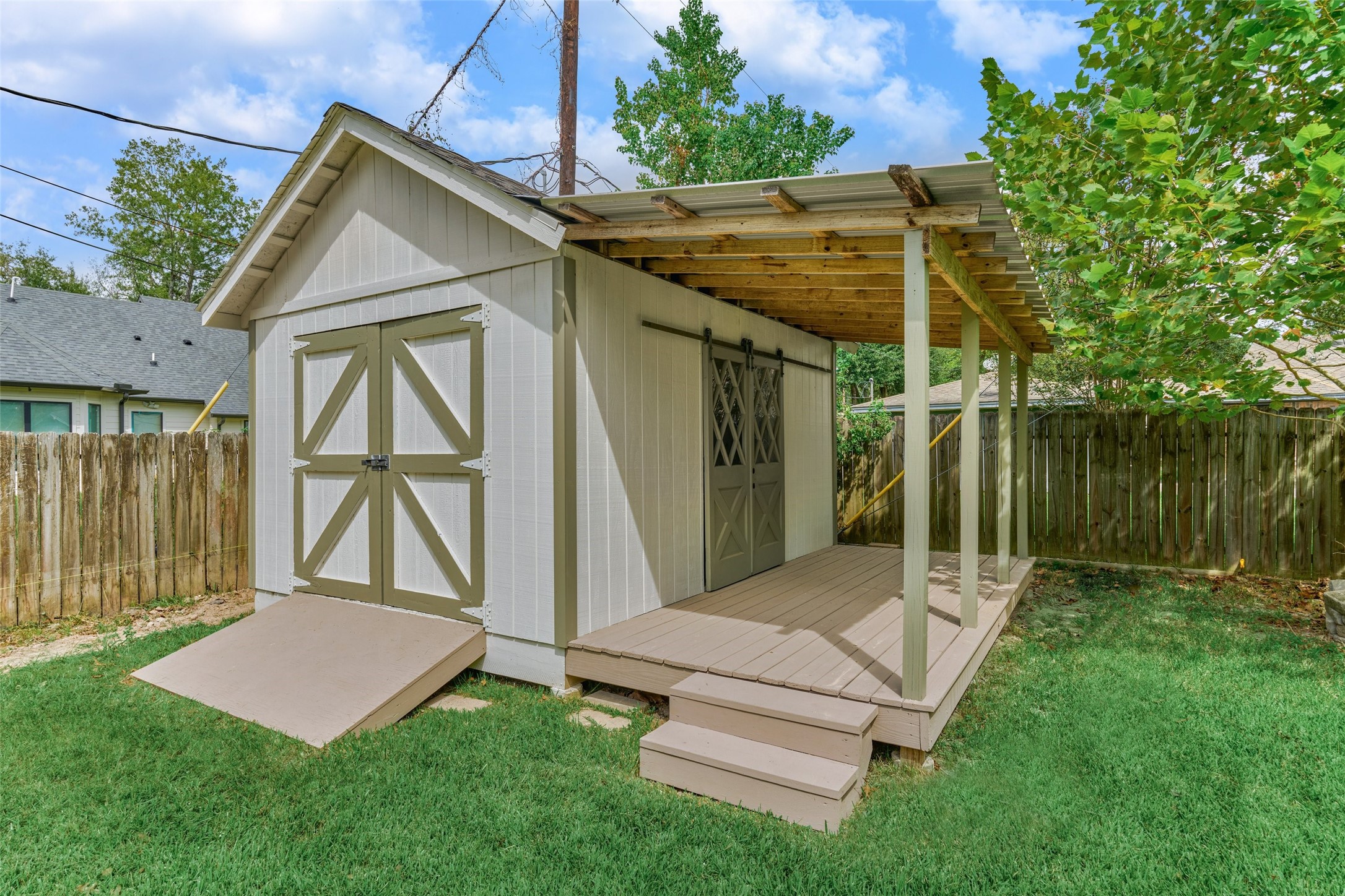 307 Robinwood Drive Property Photo 18