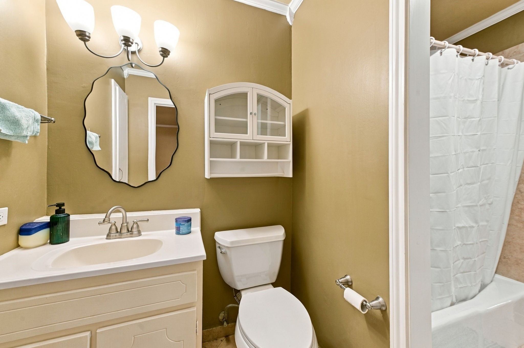 2501 Watertown Mall 84 Property Photo 15