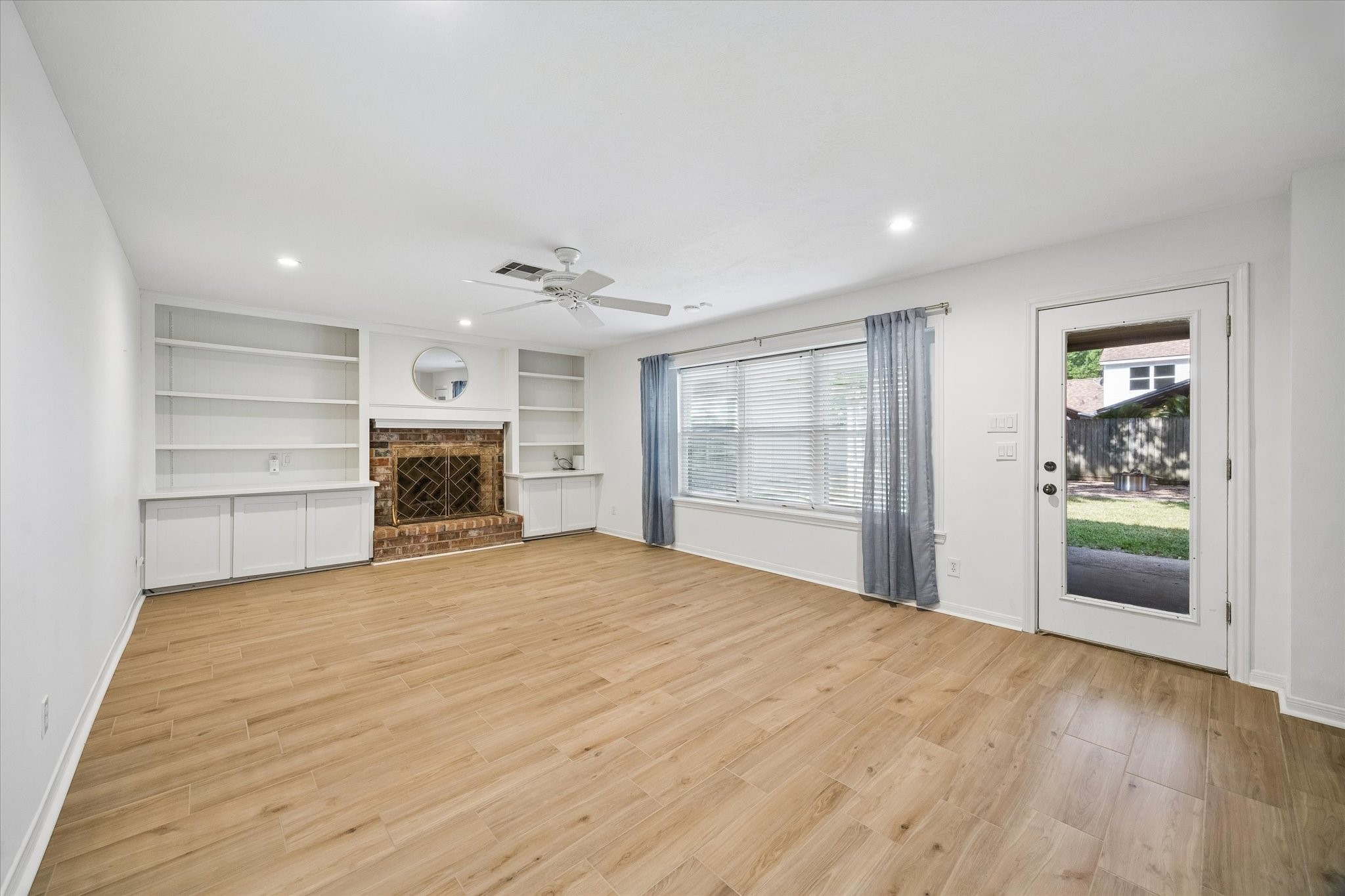 2731 Stetson Lane Property Photo 4