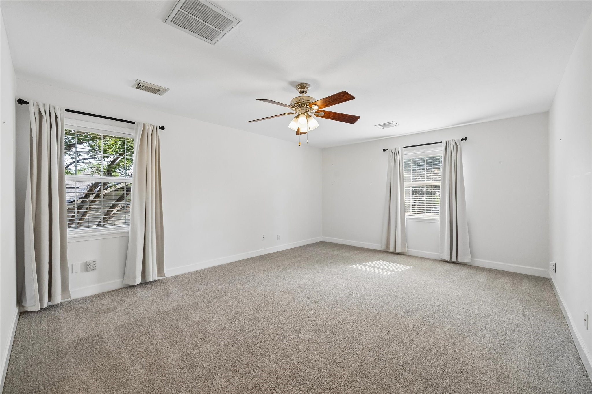 2731 Stetson Lane Property Photo 8