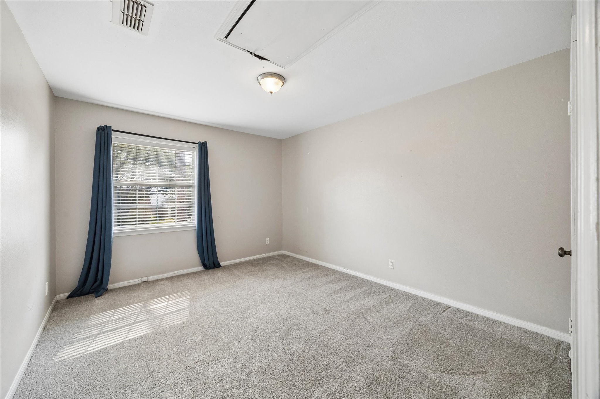 2731 Stetson Lane Property Photo 14