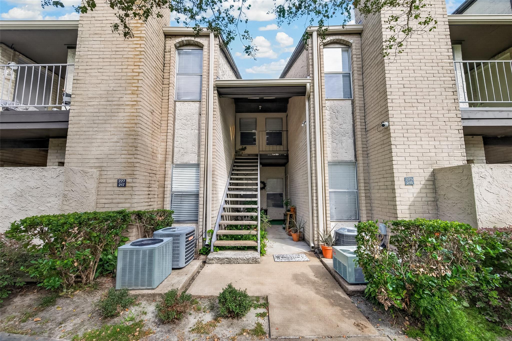 2021 Spenwick Drive # 217, Houston TX 77055 Property Photo 1