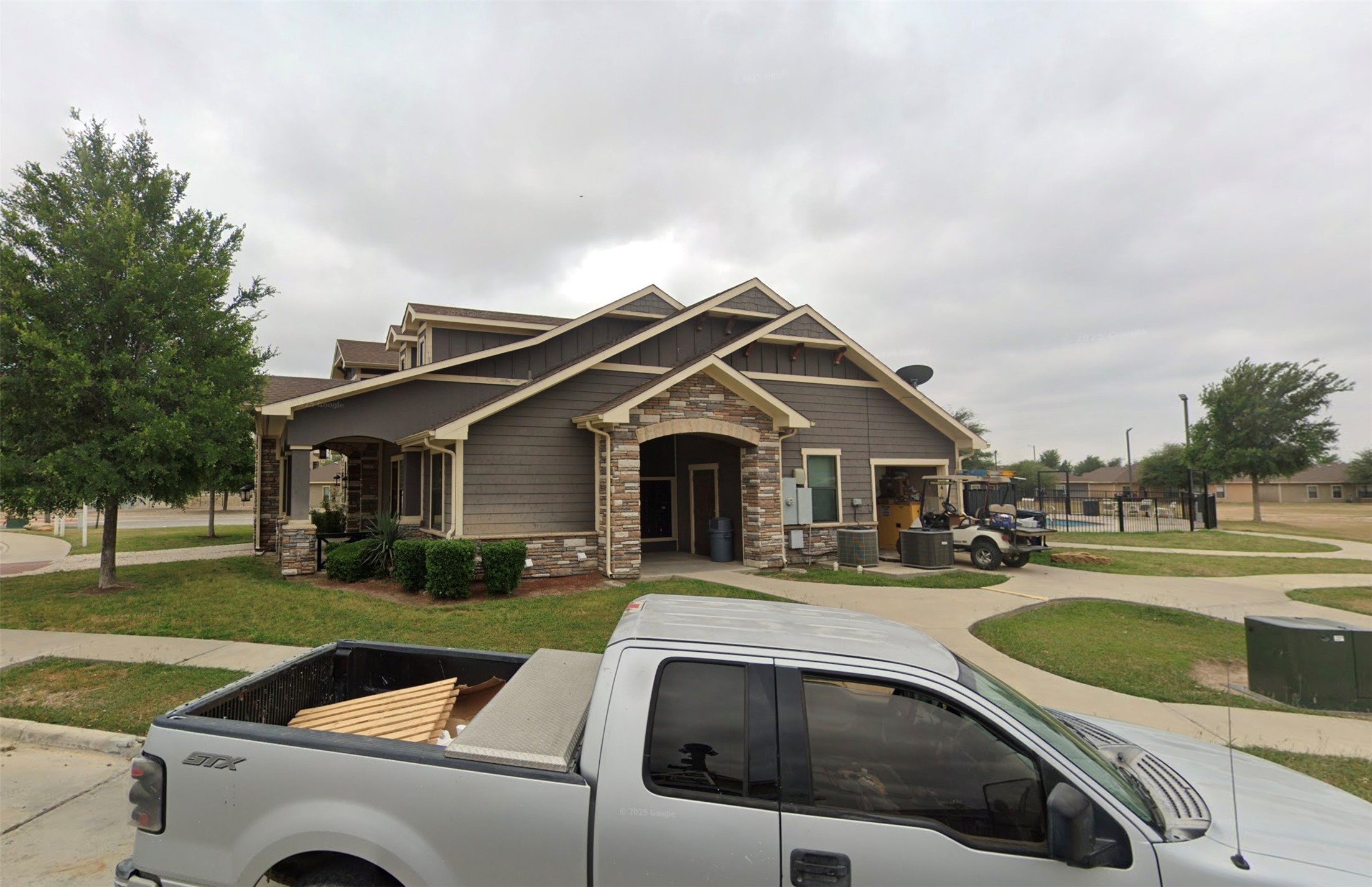 2640 Chapote Loop Property Photo 3