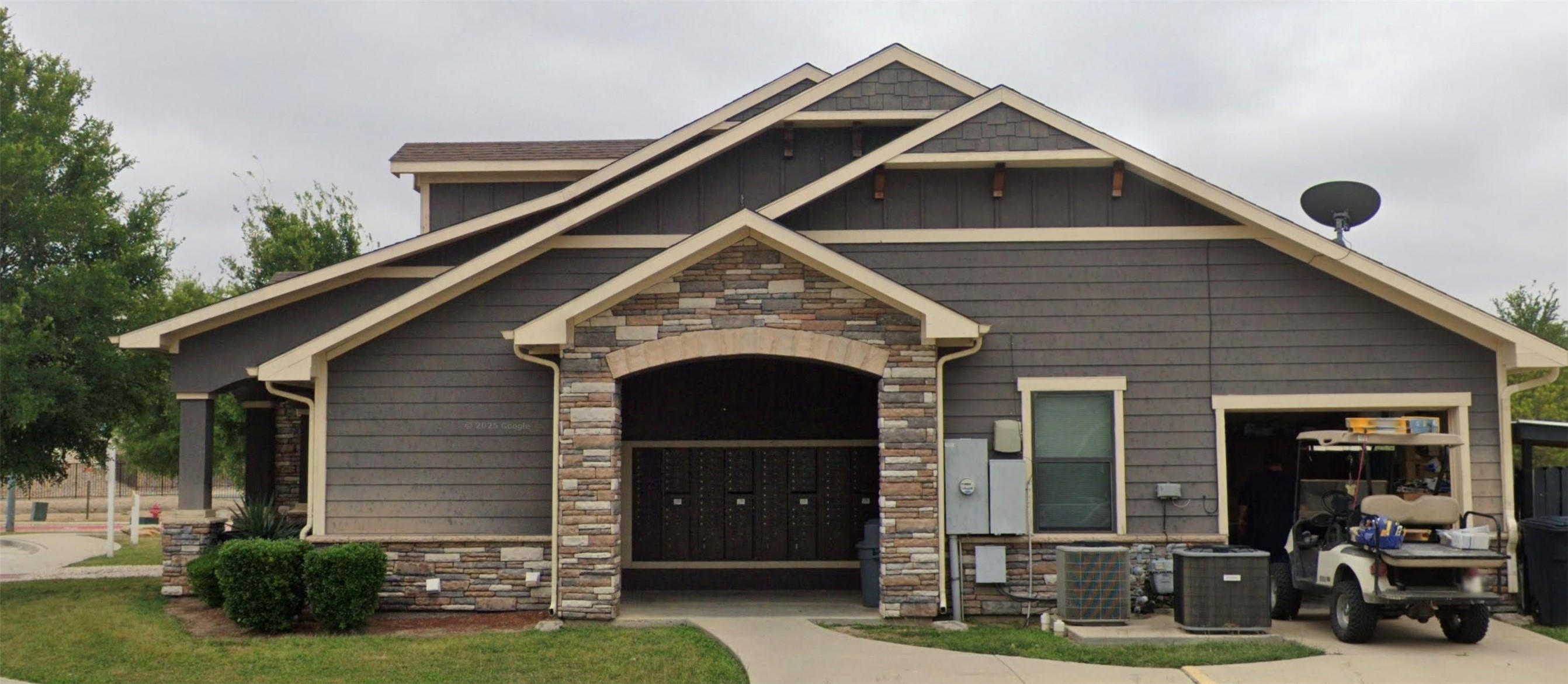 2640 Chapote Loop Property Photo 4