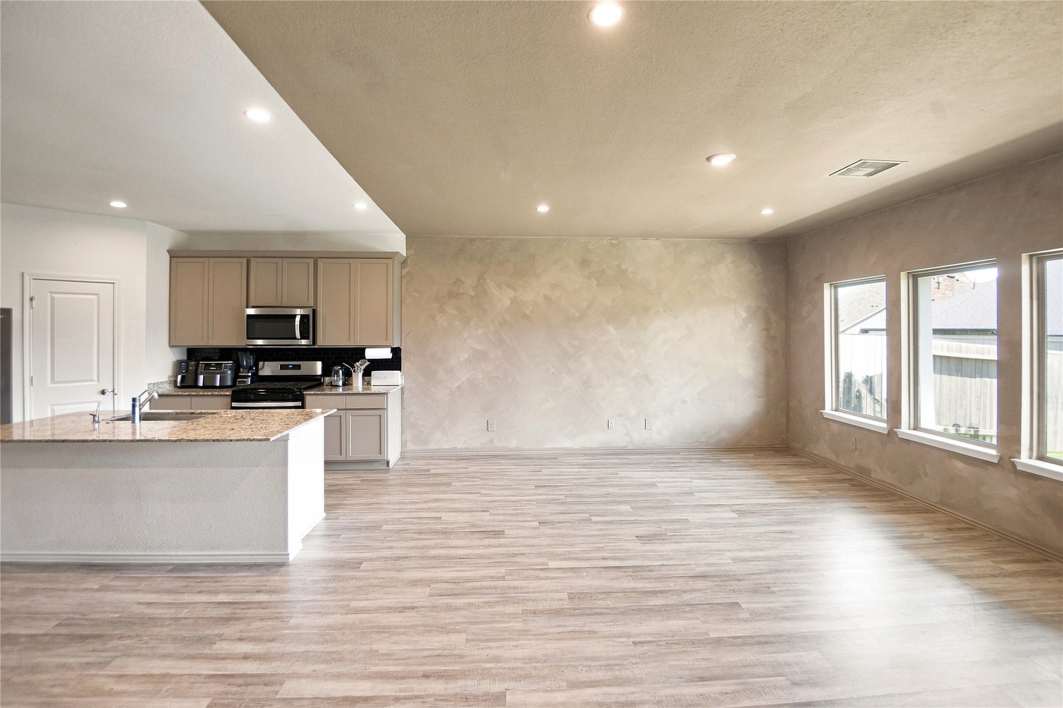 30931 Brightwell Bend Property Photo 7
