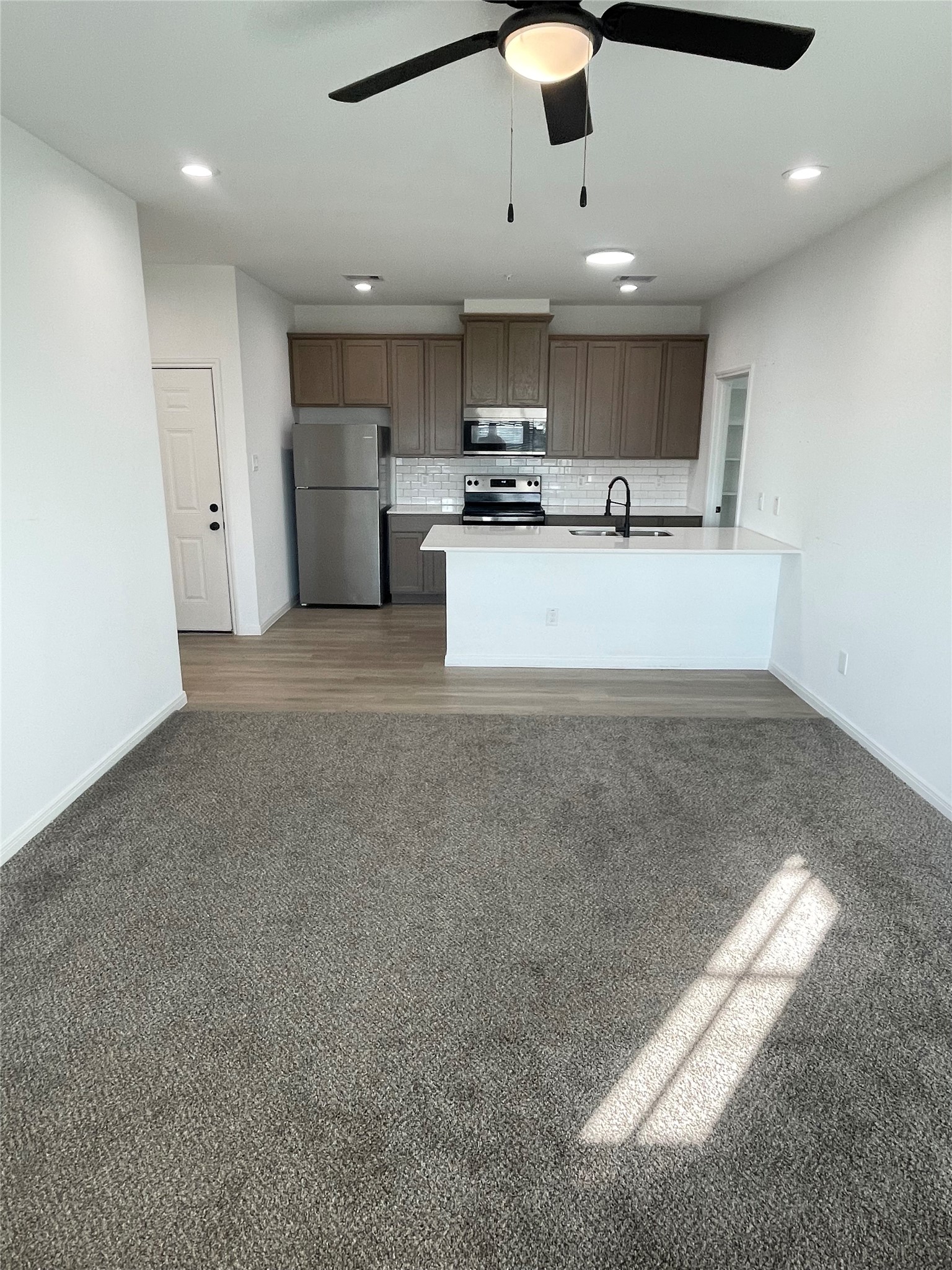 802 W Loop Property Photo 8