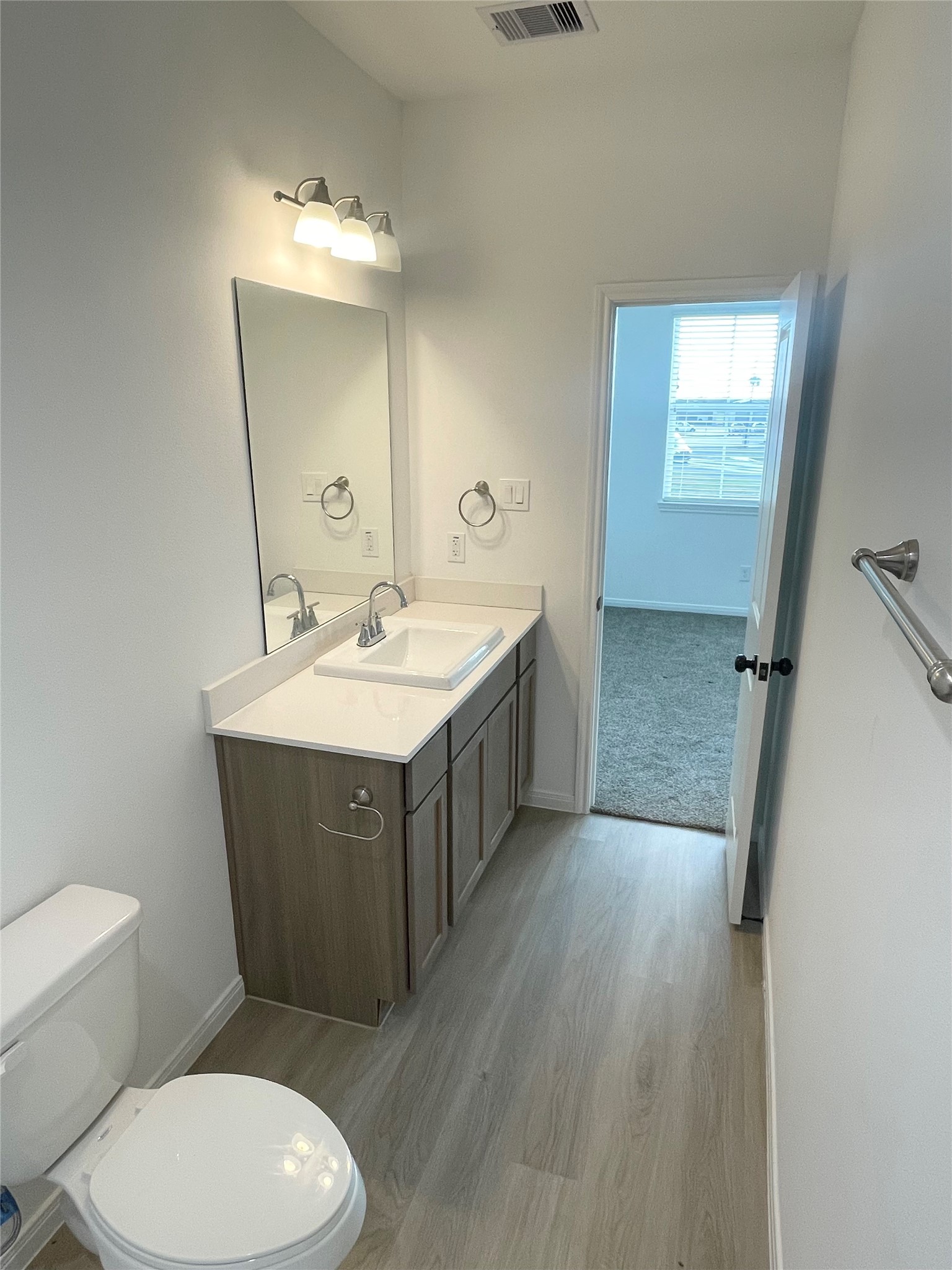 802 W Loop Property Photo 16