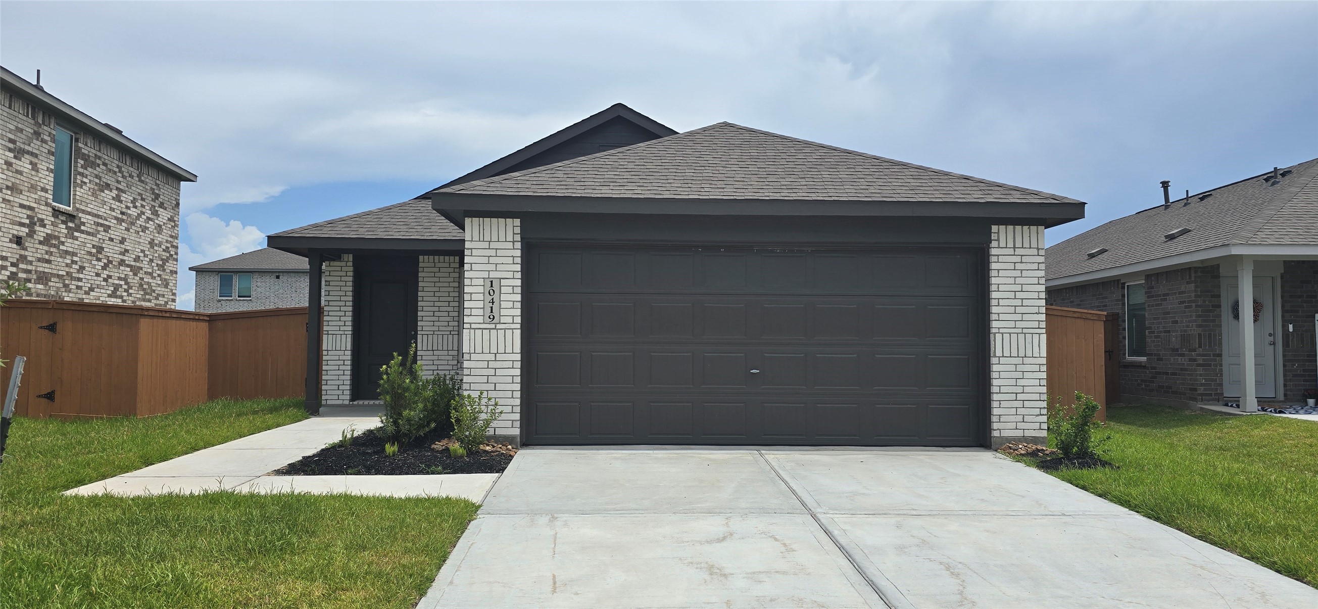 10419 Rocky Trail Property Photo 1