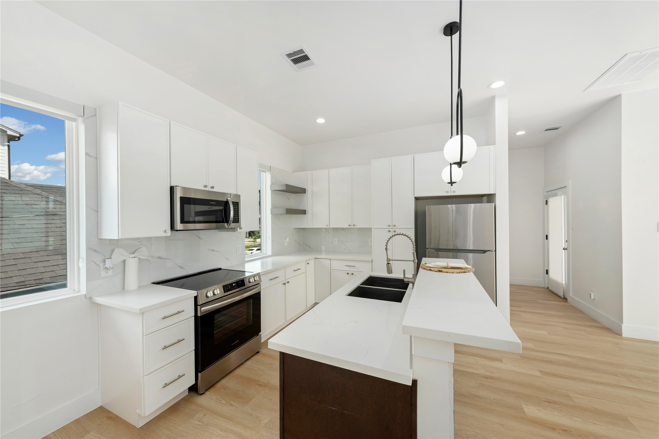 3012 Delano Street Property Photo 7