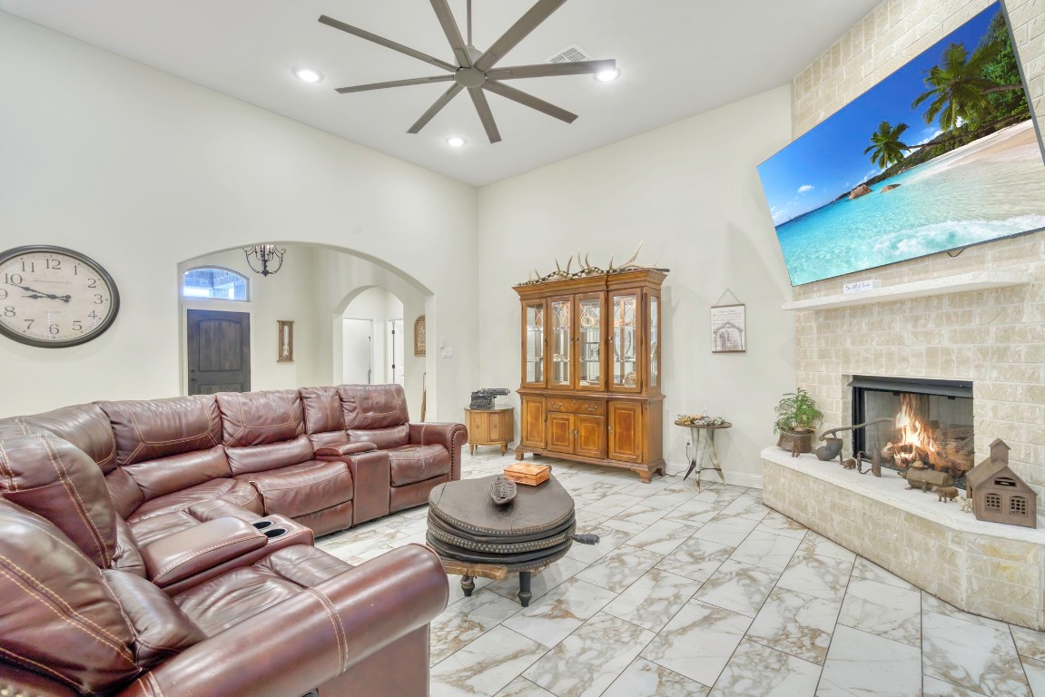 7386 Garrison Creek Drive Property Photo 6