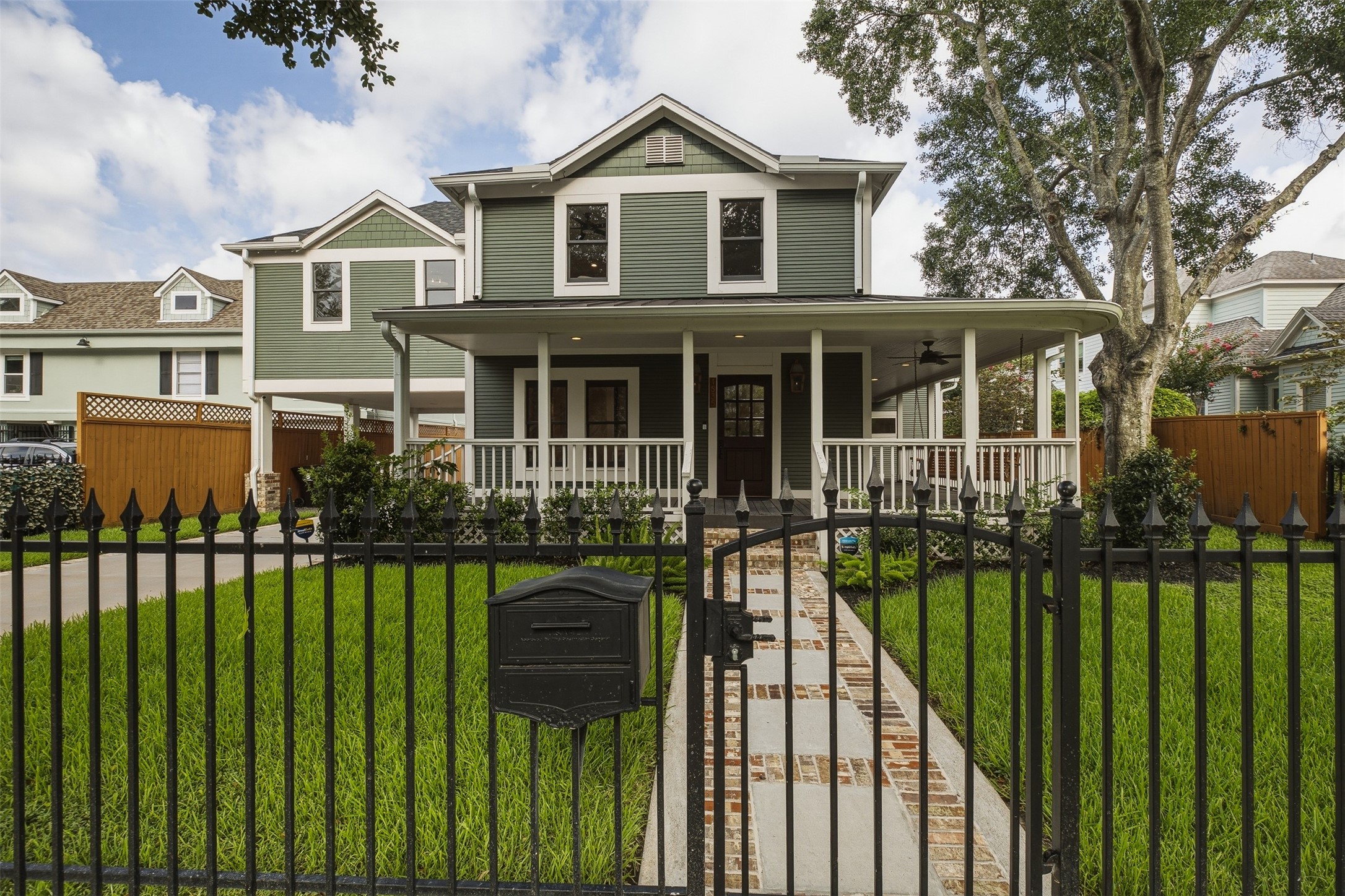 1535 Rutland Street Property Photo 3