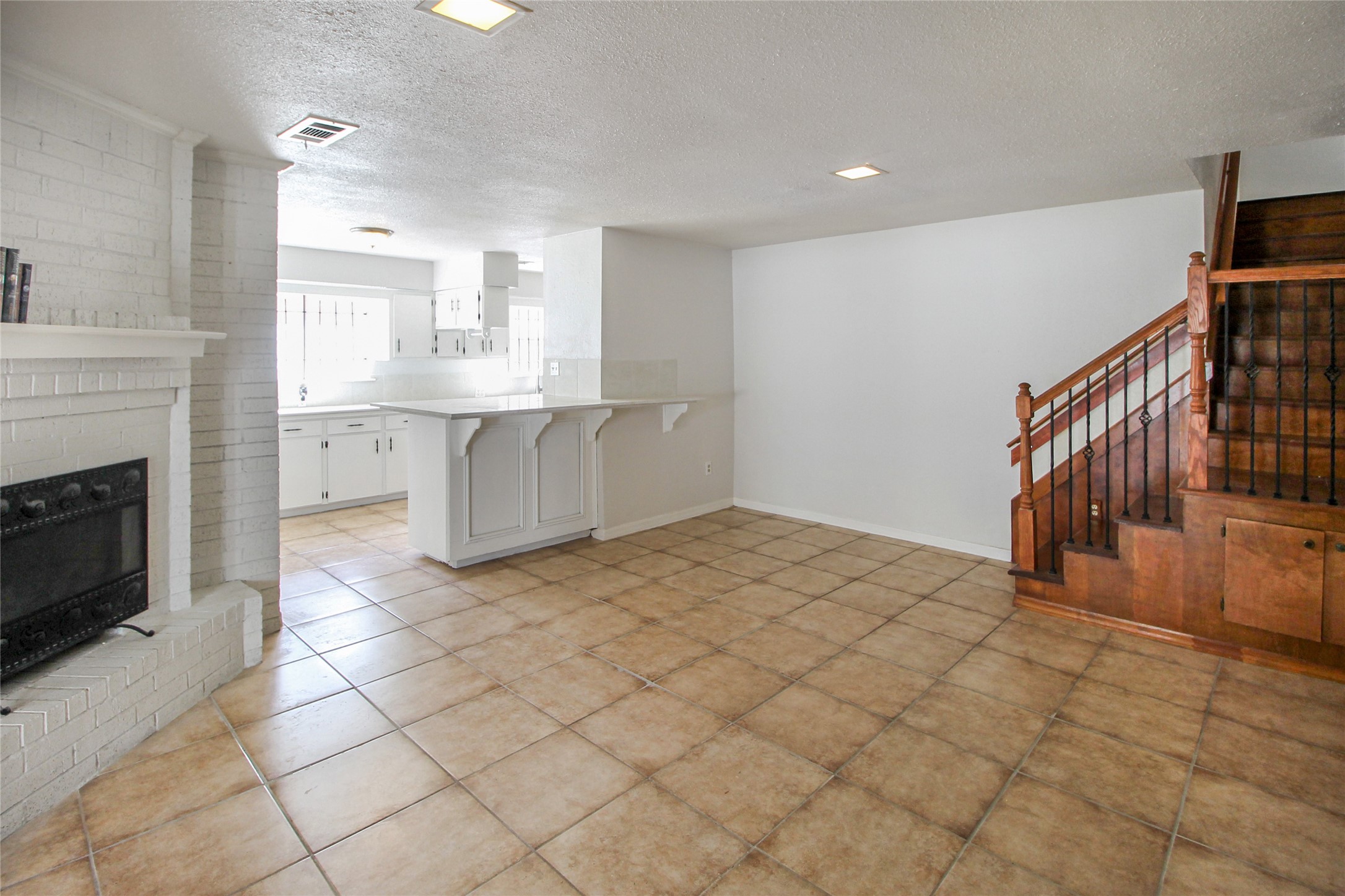 10322 Nold Drive Property Photo 7