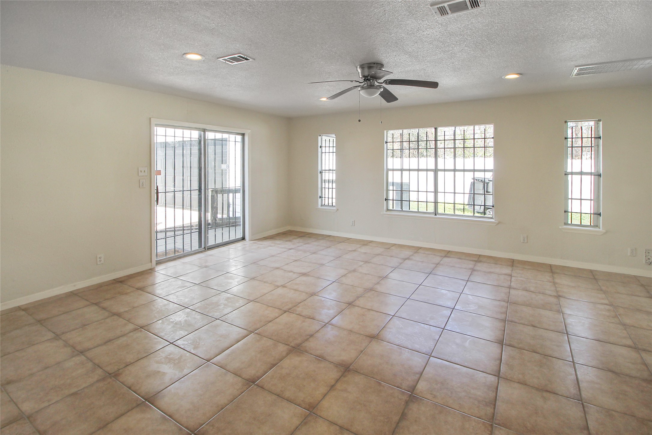 10322 Nold Drive Property Photo 9
