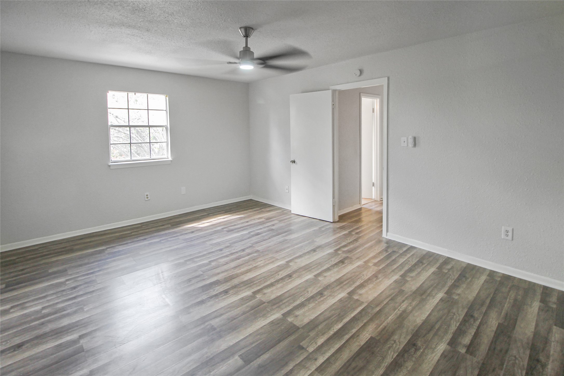 10322 Nold Drive Property Photo 13