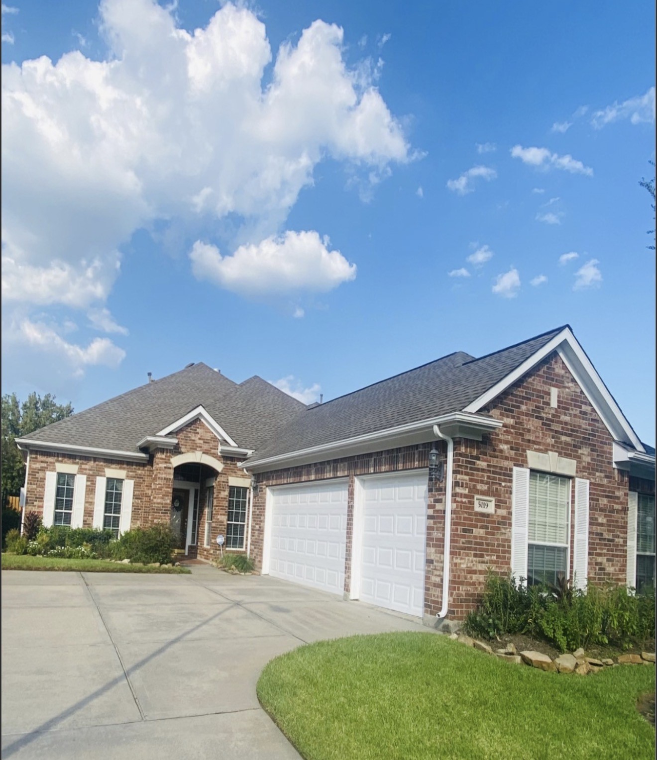 5019 Shining Creek Ct Property Photo 2