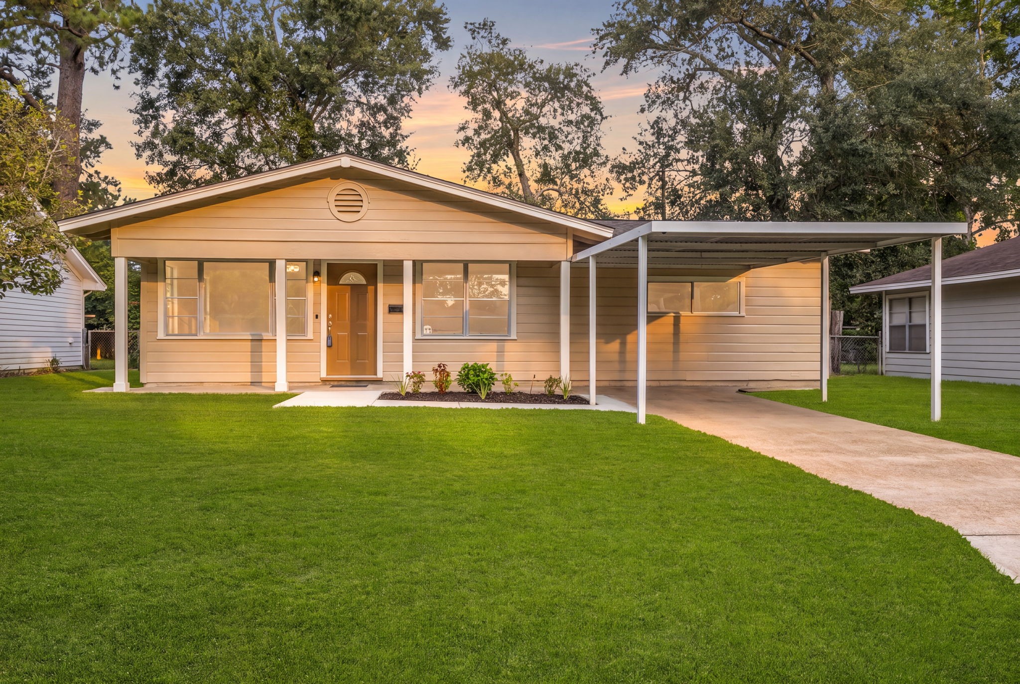 695 Callaway Drive Property Photo 1