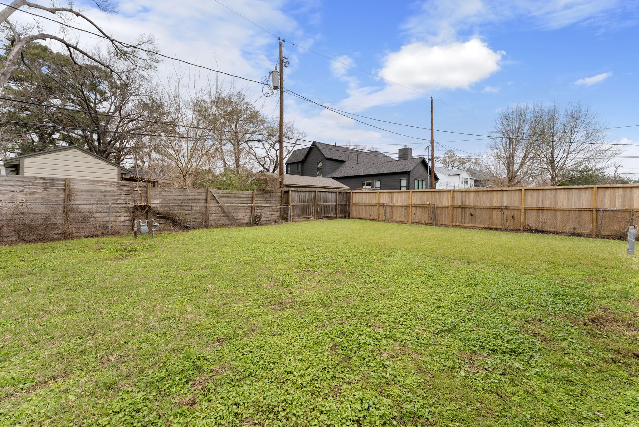 2022 Wakefield Drive Property Photo 3