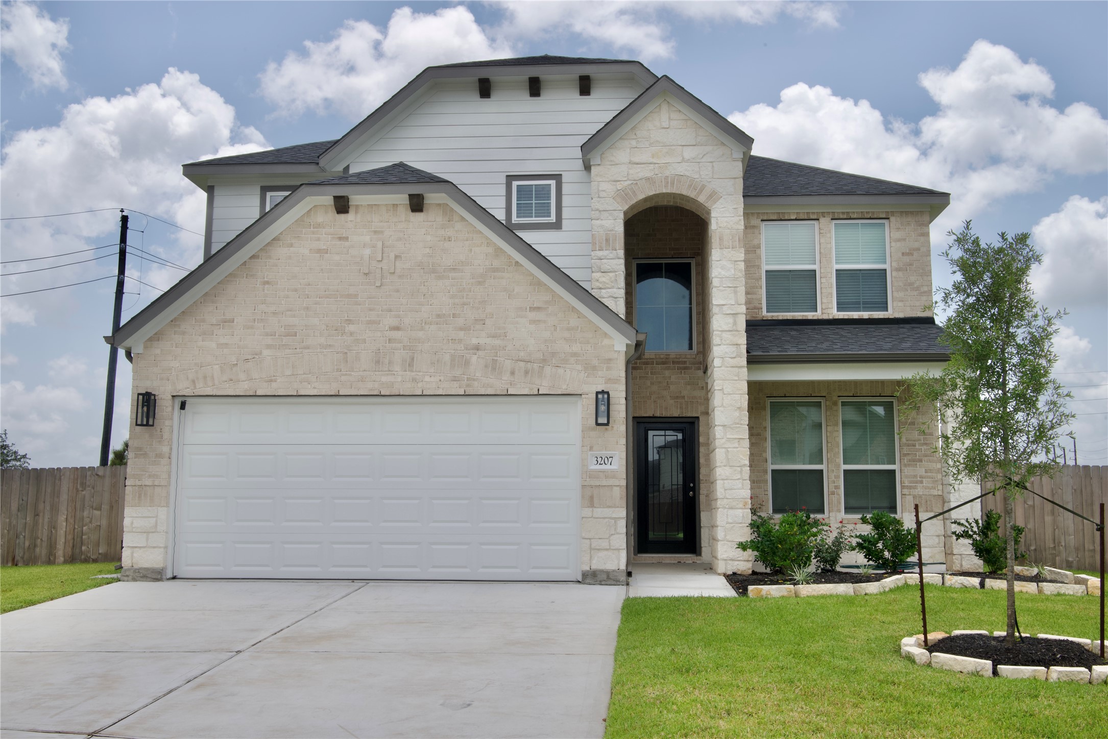 3207 Tilley Drive Property Photo 1