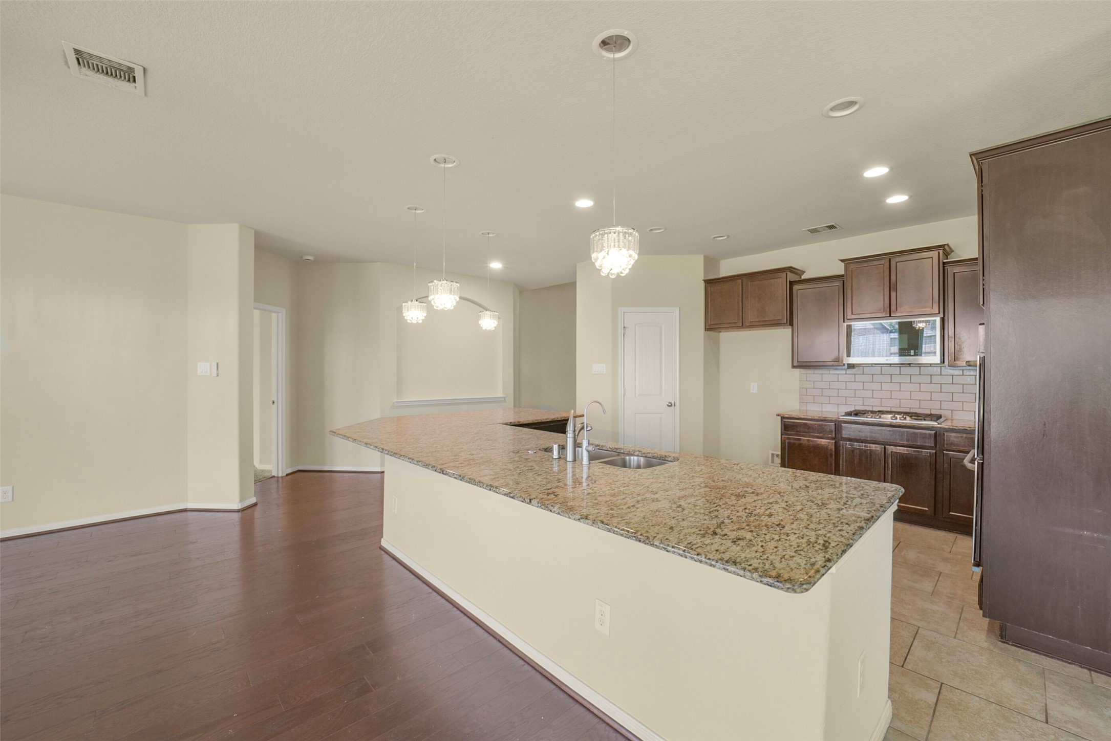 3511 Brampton Island Drive Property Photo 9