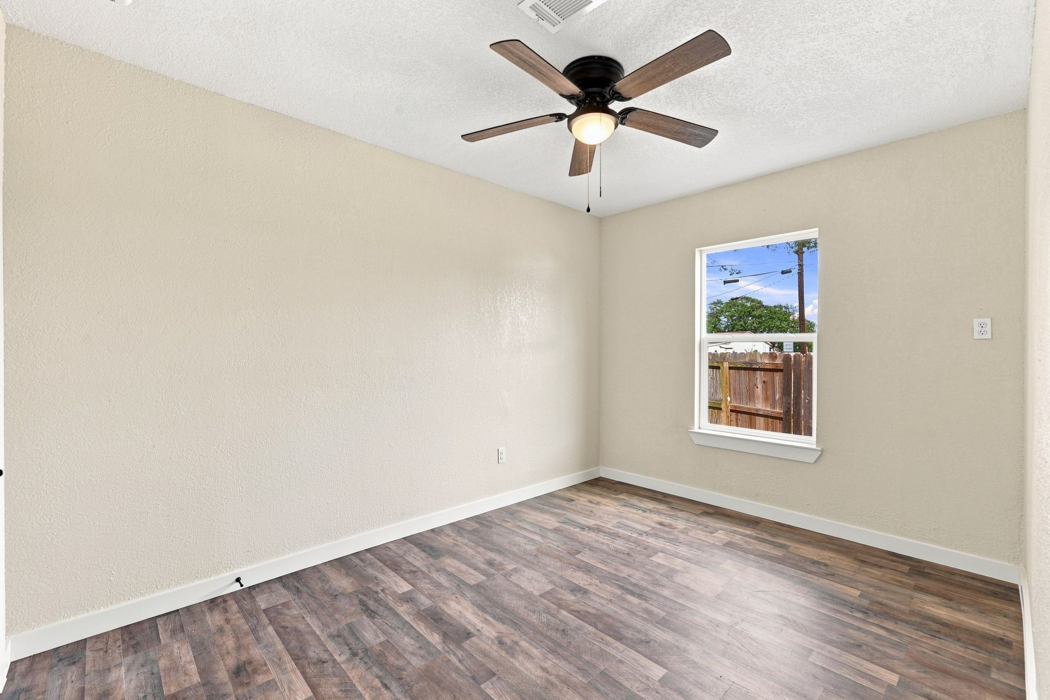 801 E Defee Avenue Property Photo 38
