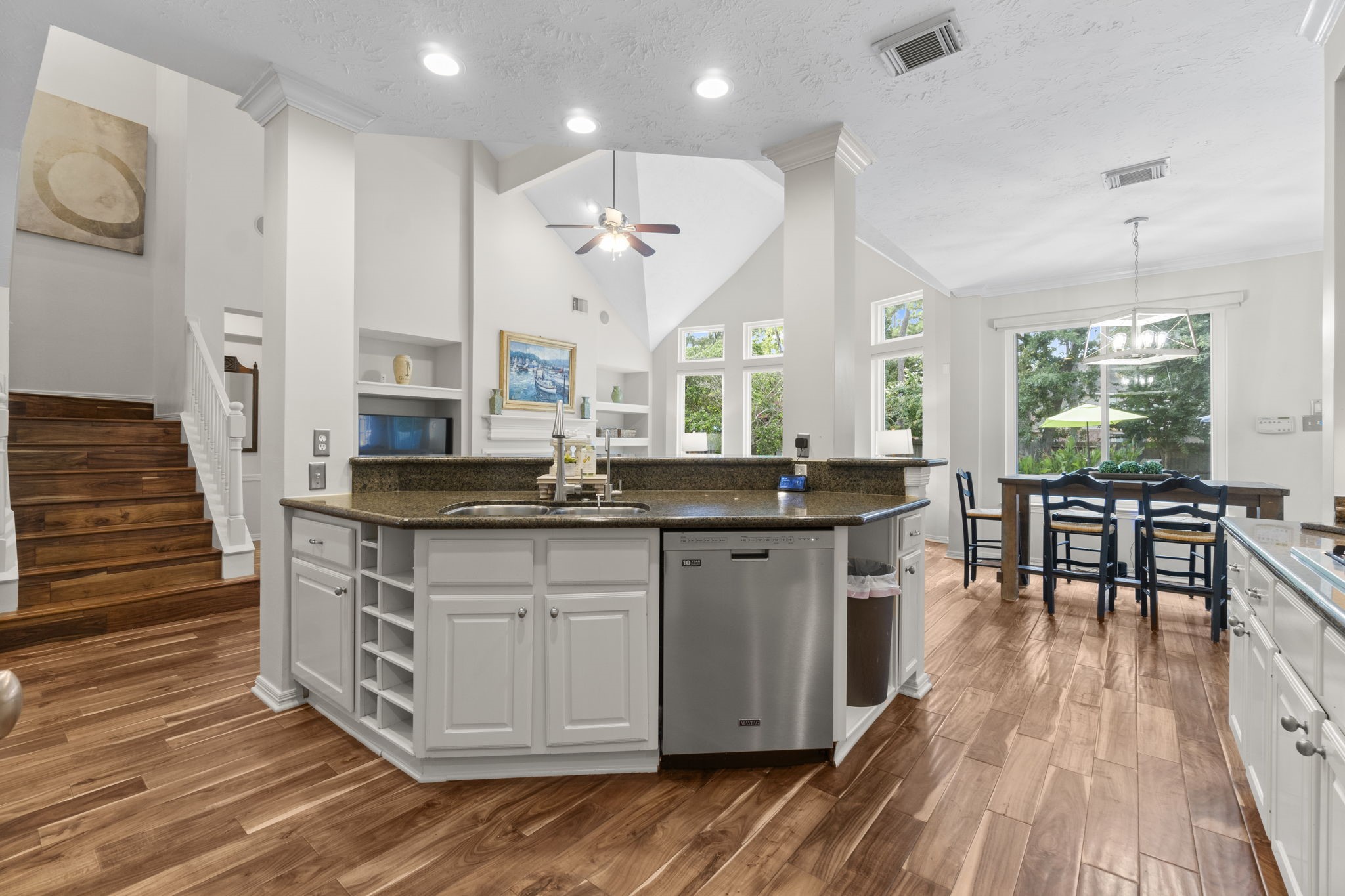 22 Royal Ridge Place Property Photo 12